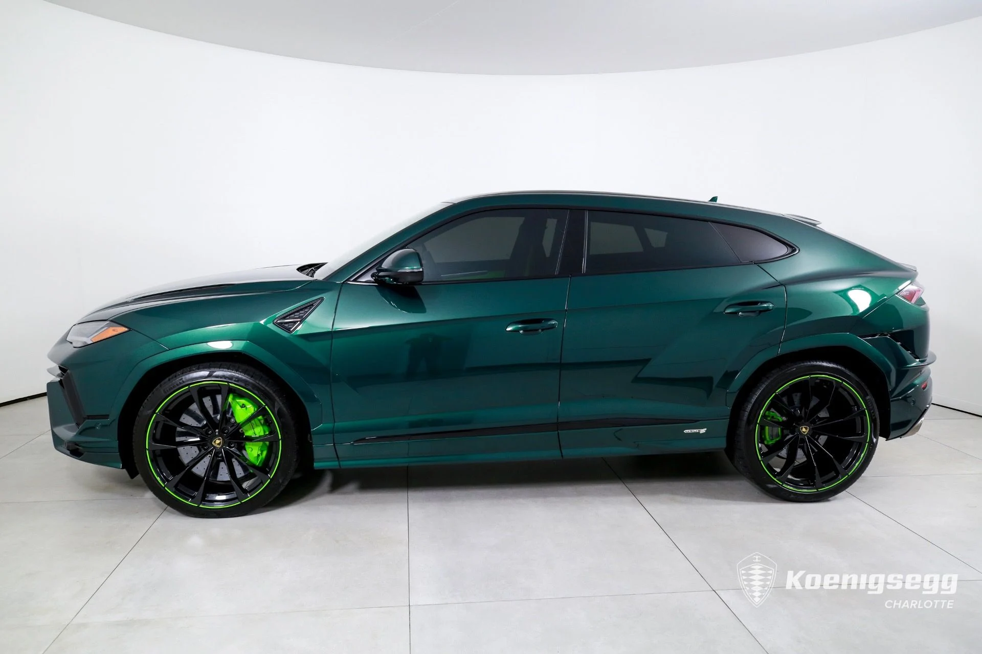 mph004_1004441153_Used_2024_Lamborghini_Urus_S_1760998520_04f371d62f