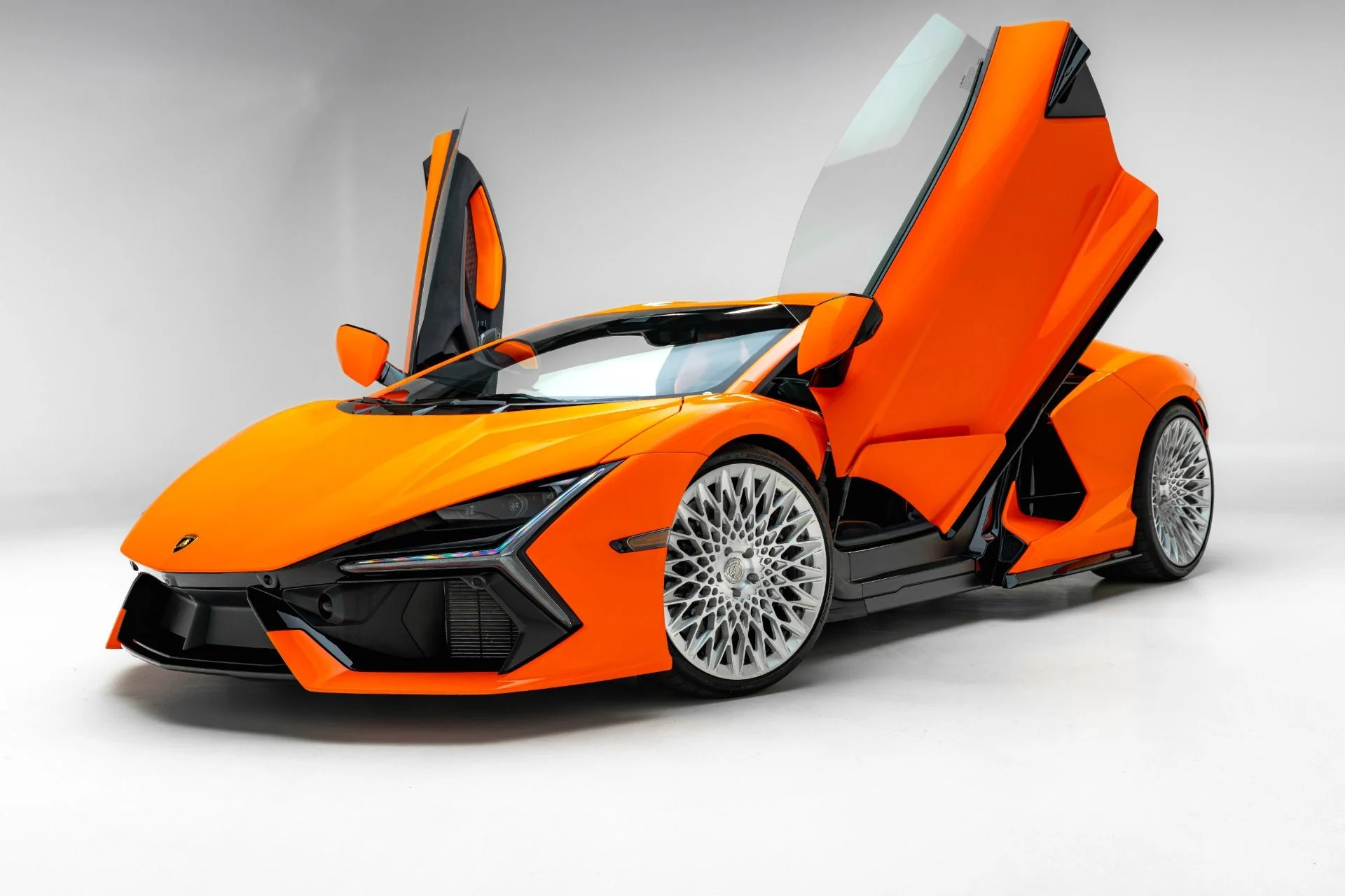 mph004_1006977340_Used_2024_Lamborghini_Revuelto_1781129539_c035c854b5