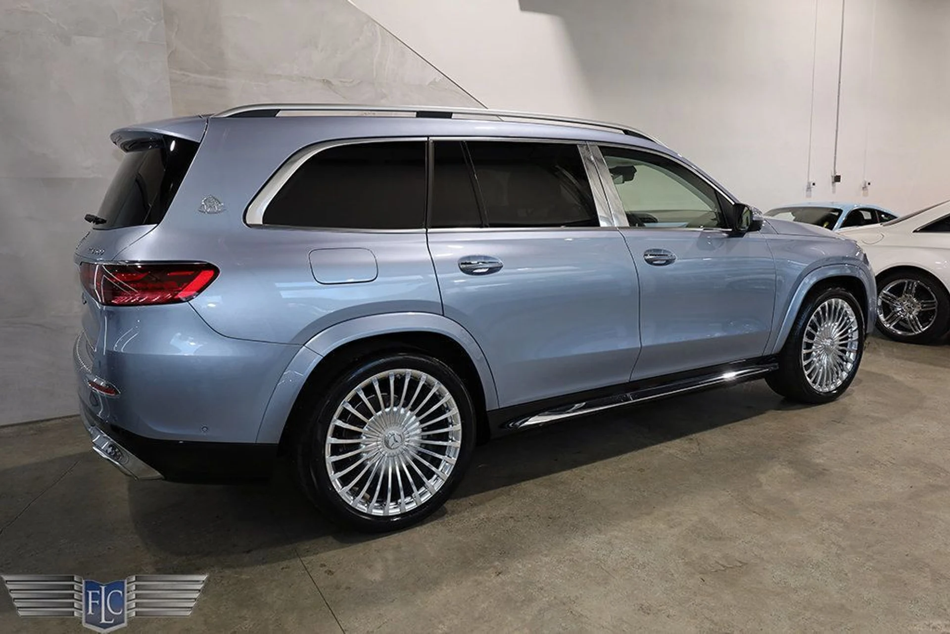 mph004_100831972_used_2025_mercedes_benz_gls_maybachgls6004maticsuv_6305_23033193_5_1024_2b69f4a252
