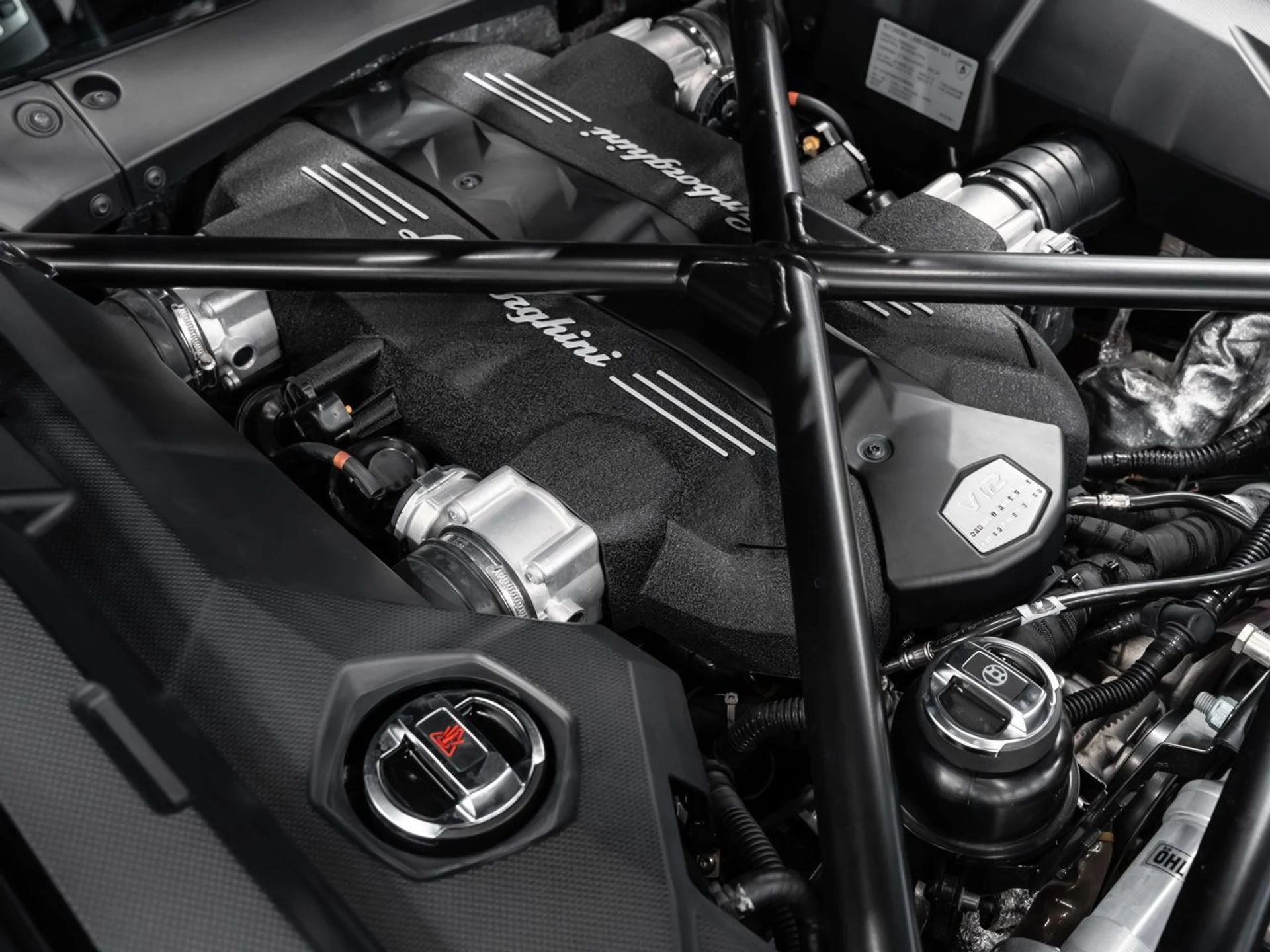 mph004_1008753492_lamborghini_aventador_2017_5e0e86bb19