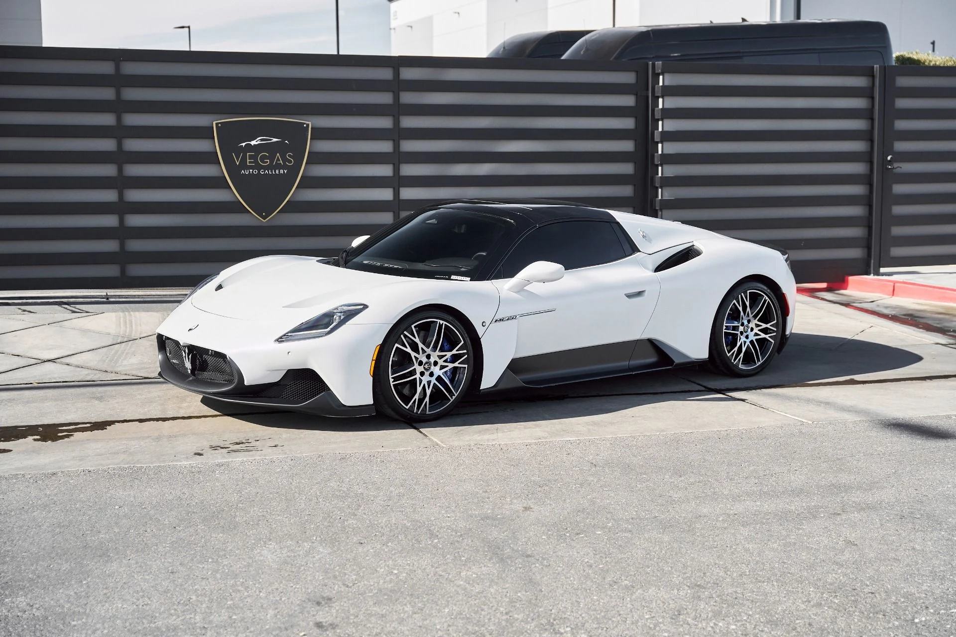 mph004_1013257262_Used_2023_Maserati_MC_20_1769481161_e32616ac5c