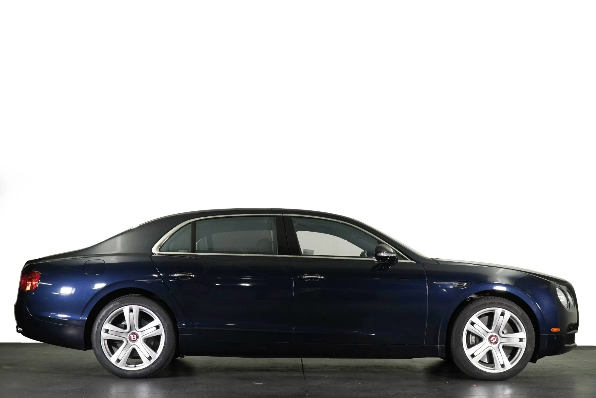 mph004_1017440314_Used_2015_Bentley_Flying_Spur_V8_1773689029_2d3e49004d