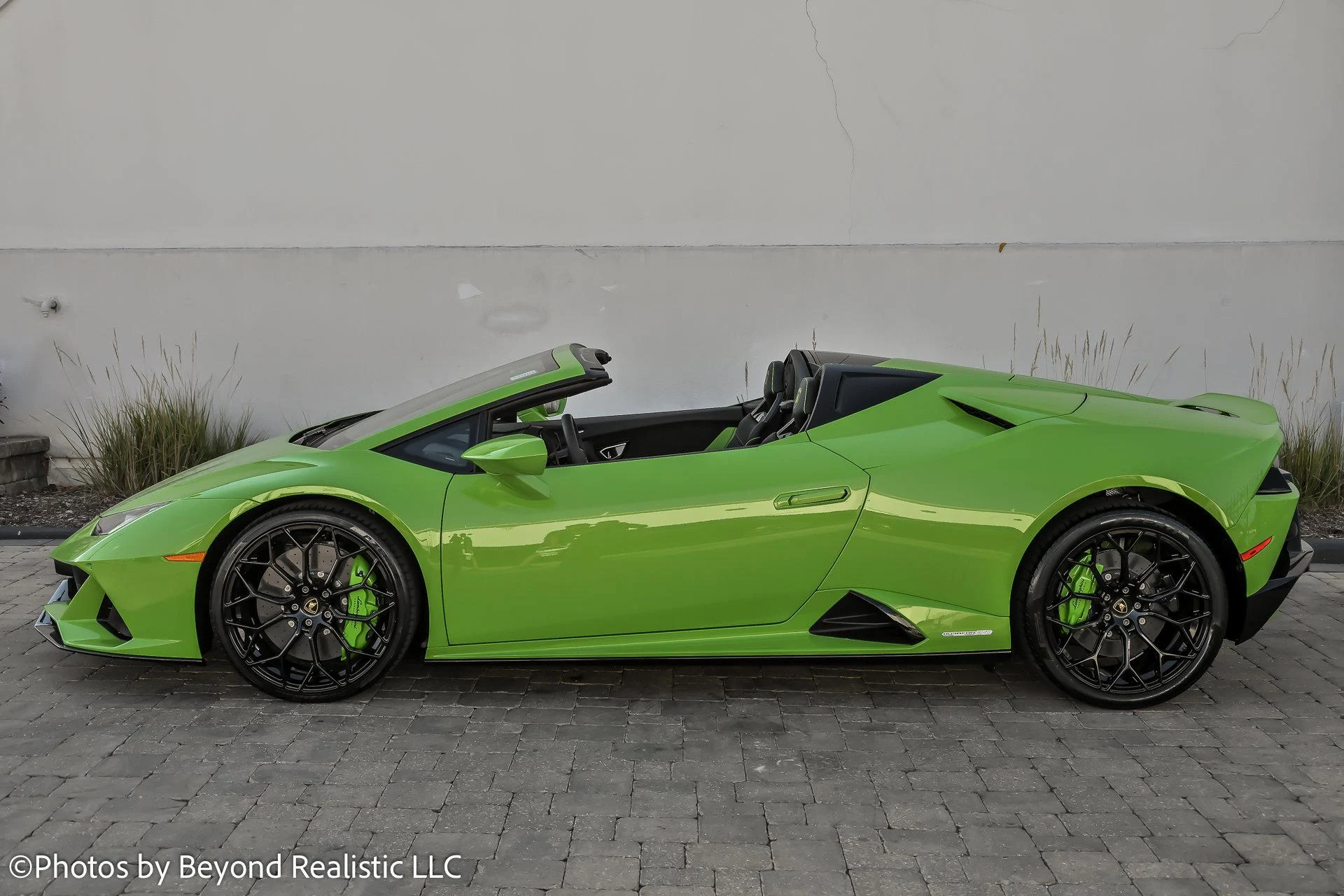 mph004_1018819384_Used_2024_Lamborghini_Huracan_EVO_Spyder_1759824941_ad3d71af52