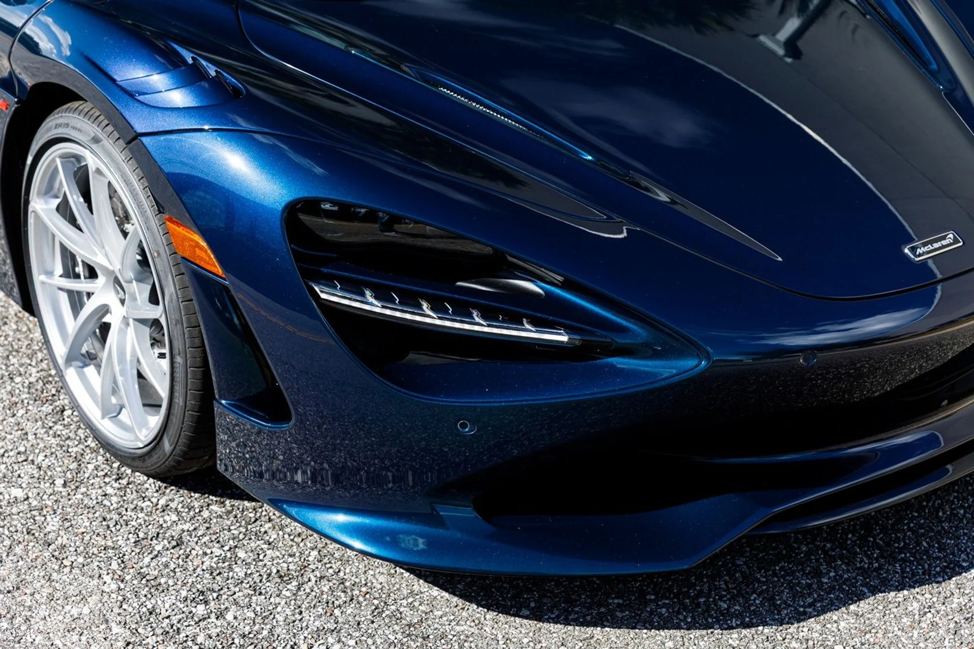 mph004_1026072001_646_p5_l_09610a8439