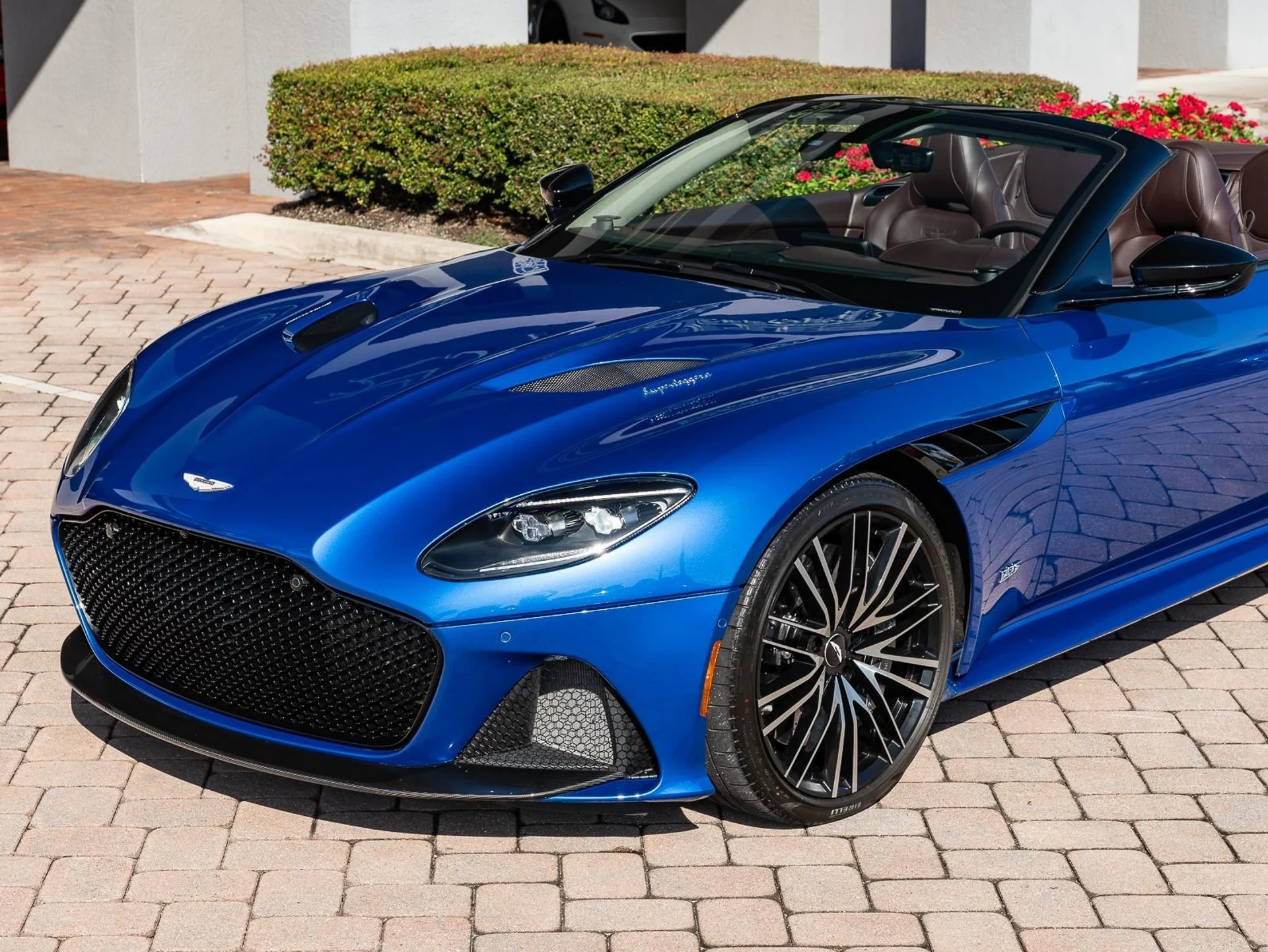 mph004_1042035732_Used_2020_Aston_Martin_DBS_Superleggera_1761685587_22428e3b26