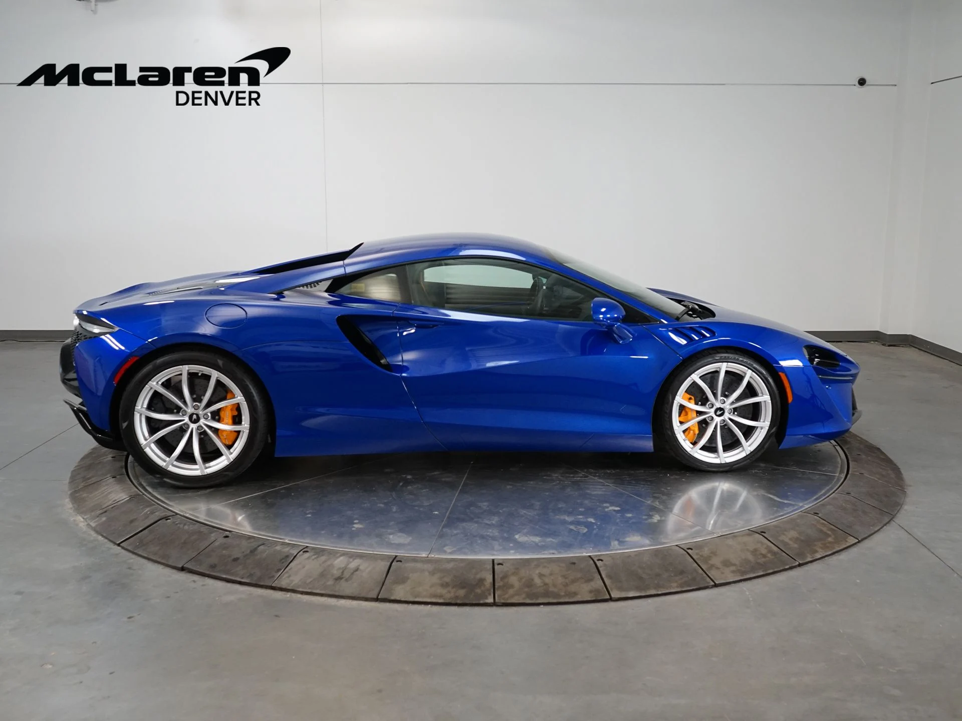 mph004_104218813_15dc93908b0488bb0d7b5631134b9f02x_7c45cd9c3f