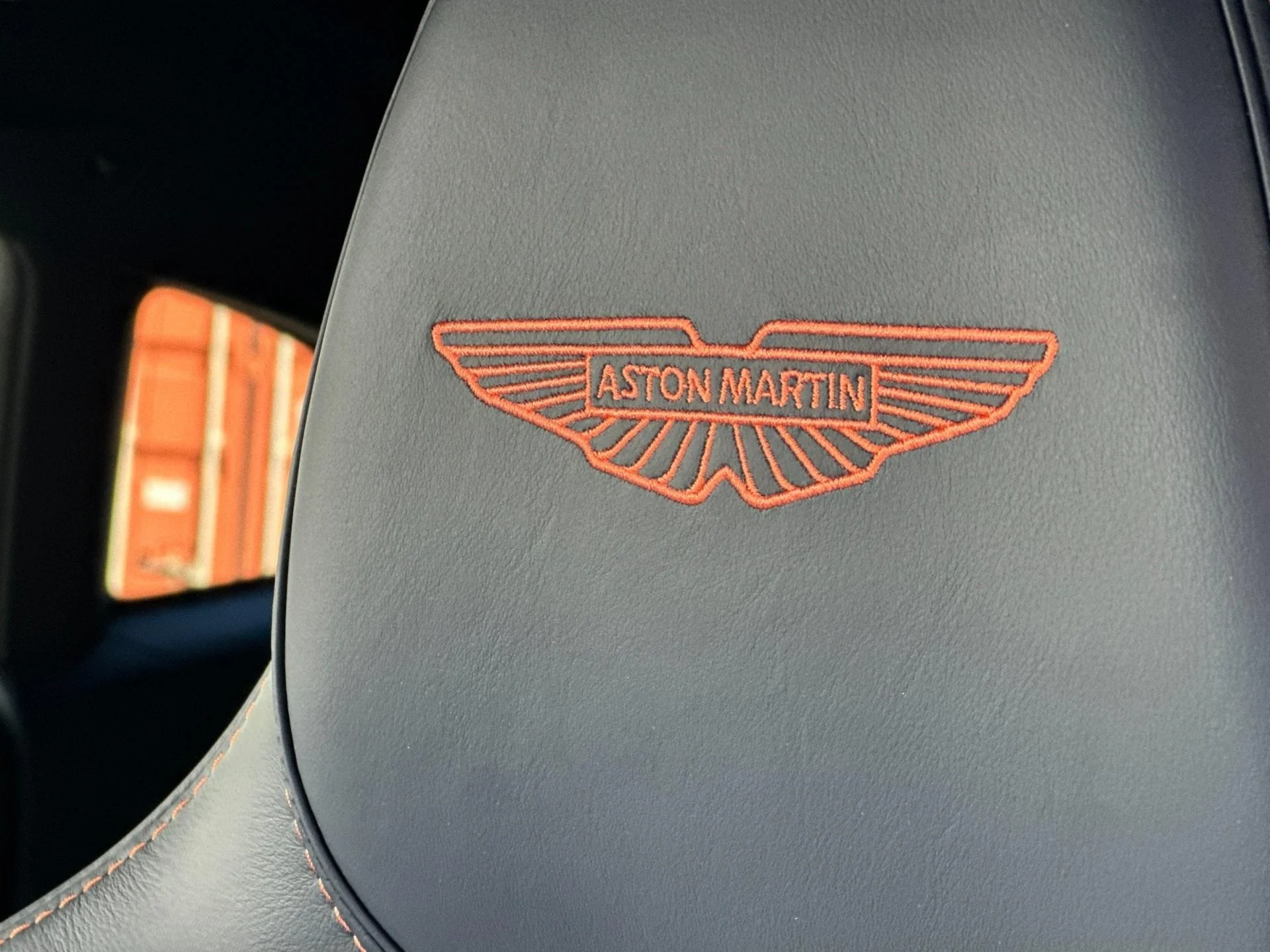 mph004_1050930443_New_2025_Aston_Martin_DBX_707_1761314750_f80ed1e6cd