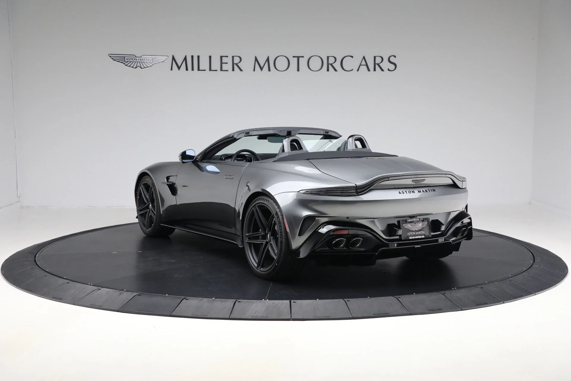 mph004_1055727183_New_2026_Aston_Martin_Vantage_Roadster_91b47e5737