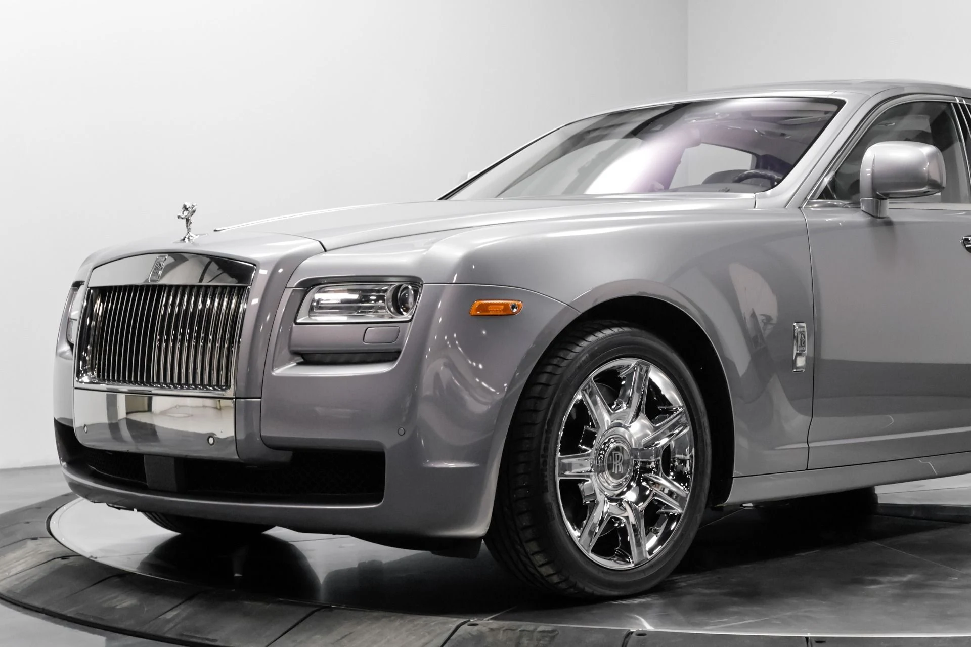 mph004_1056982748_Used_2010_Rolls_Royce_Ghost_1762979207_ac0a297008