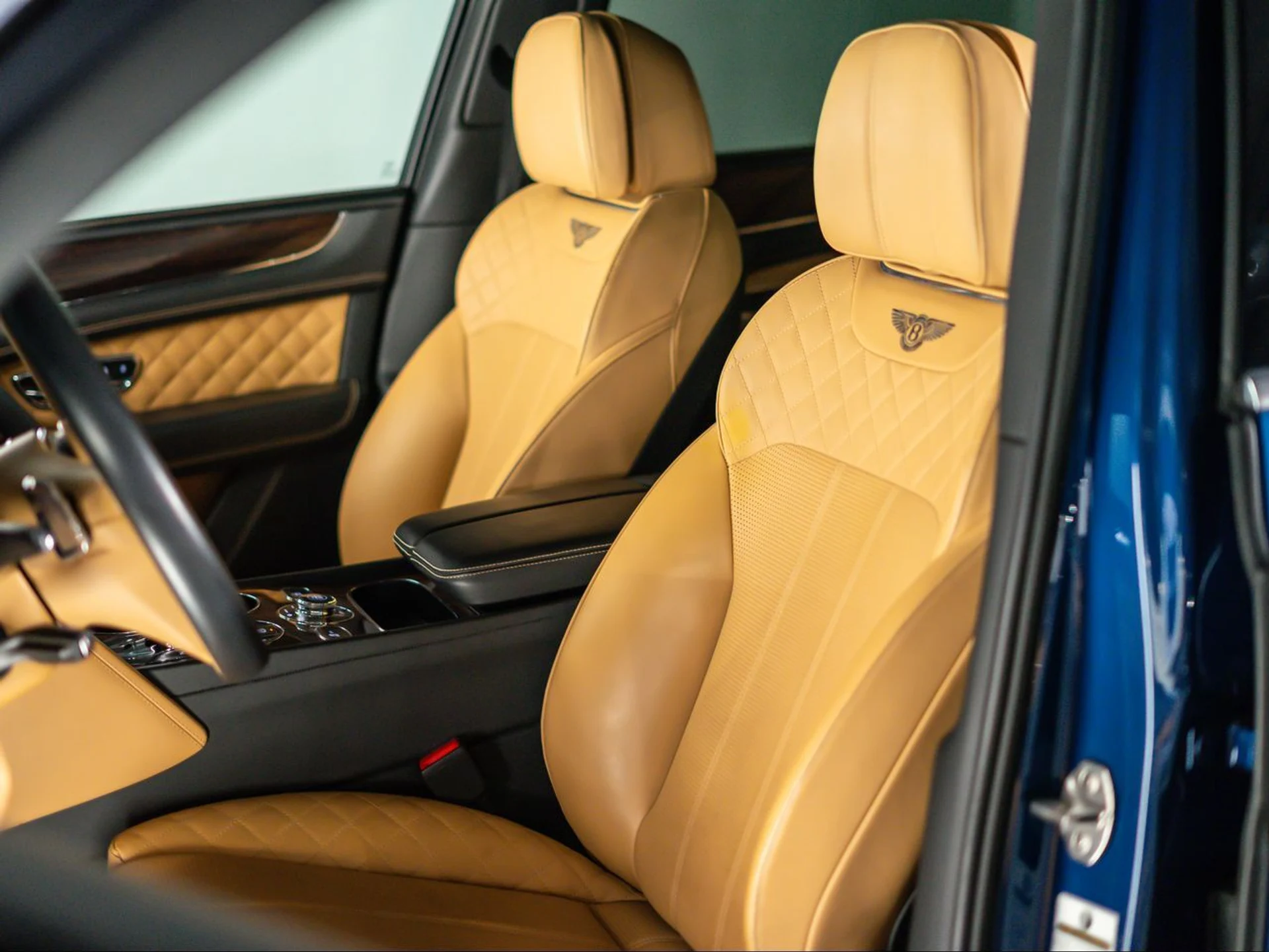 mph004_1060078756_afed56ff5c3271a3b42a4b20e87e45c7_c022d30c31