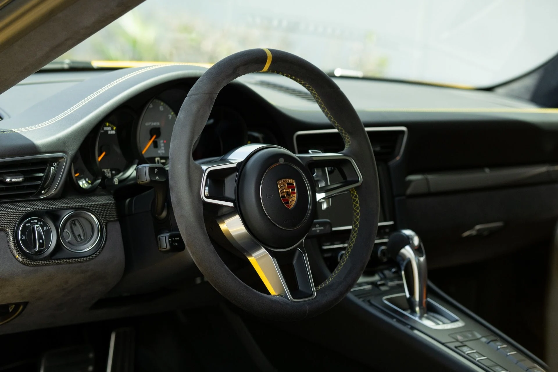 mph004_1069514269_Used_2016_Porsche_911_GT_3_RS_1759258401_4fd45348aa