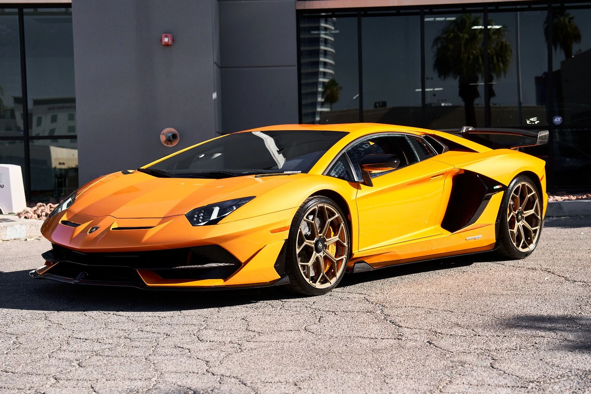 mph004_1083845270_Used_2021_Lamborghini_Aventador_SVJ_Base_1755224573_65c859a9c0