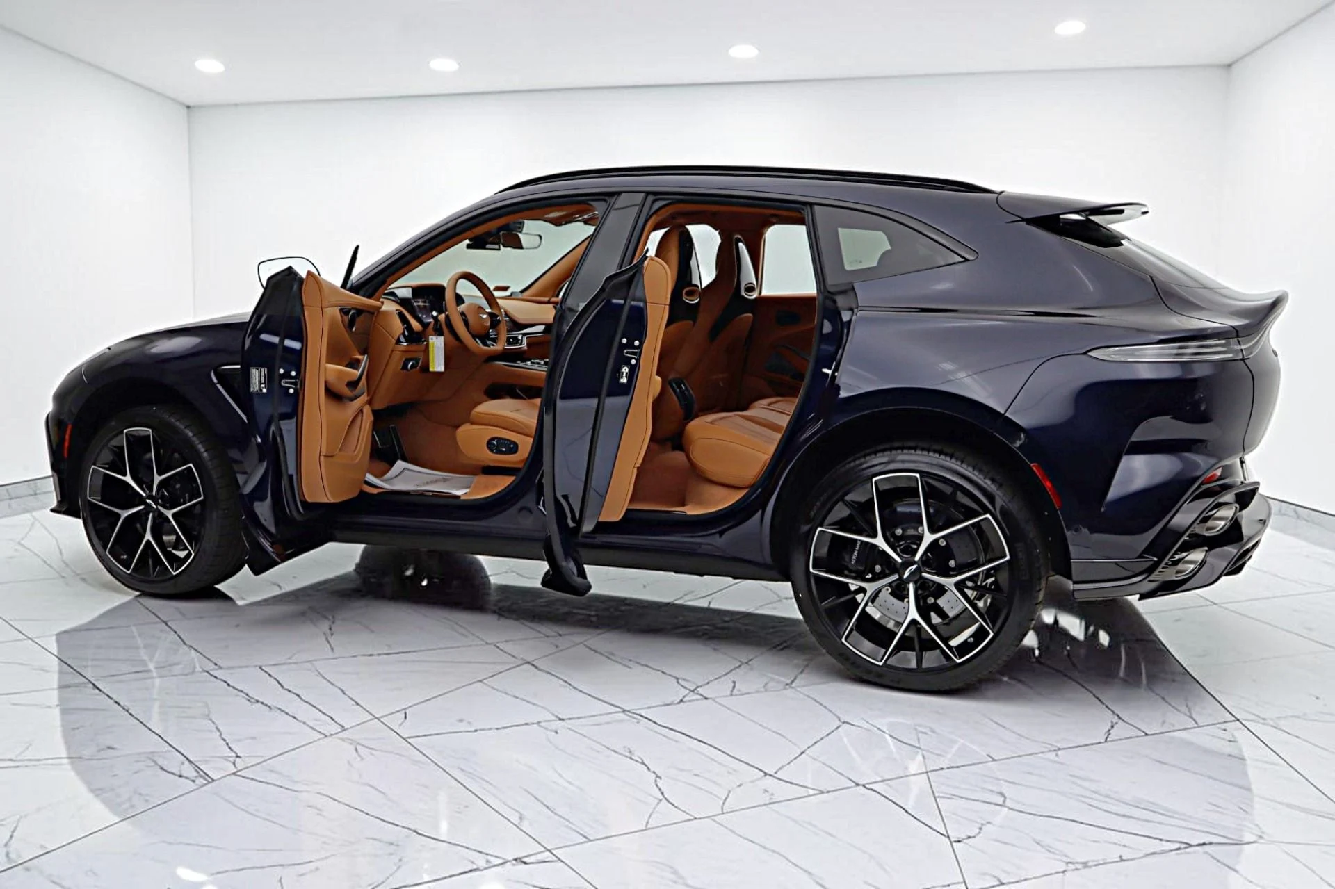 mph004_1093732657_New_2026_Aston_Martin_DBX_S_b8e83f1c29