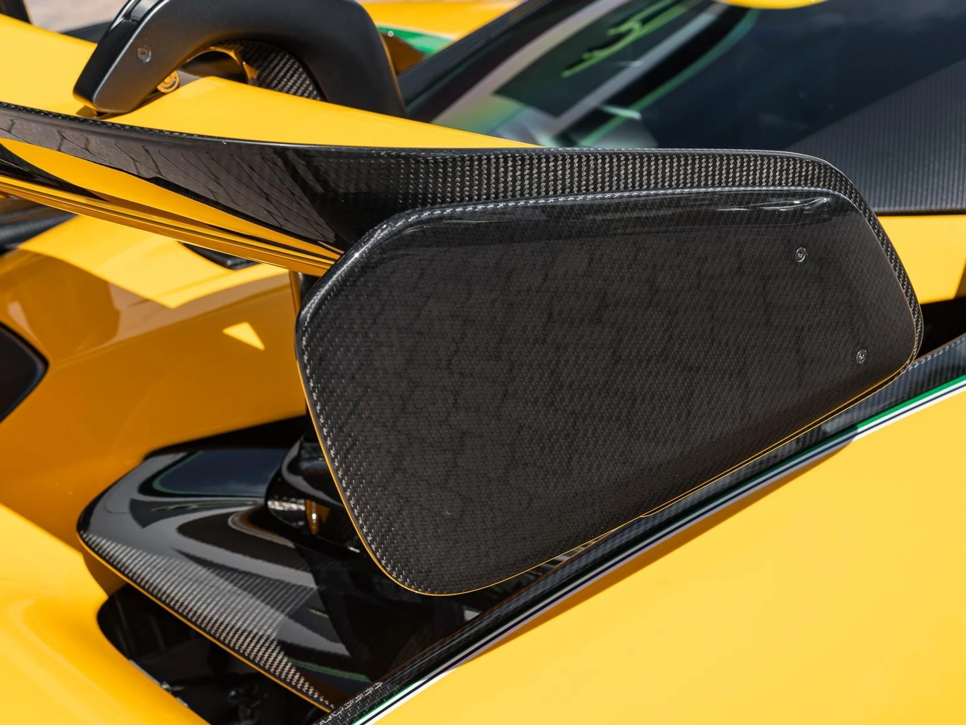 mph004_1102032563_Used_2019_Mc_Laren_Senna_1757779862_6d59cd4341