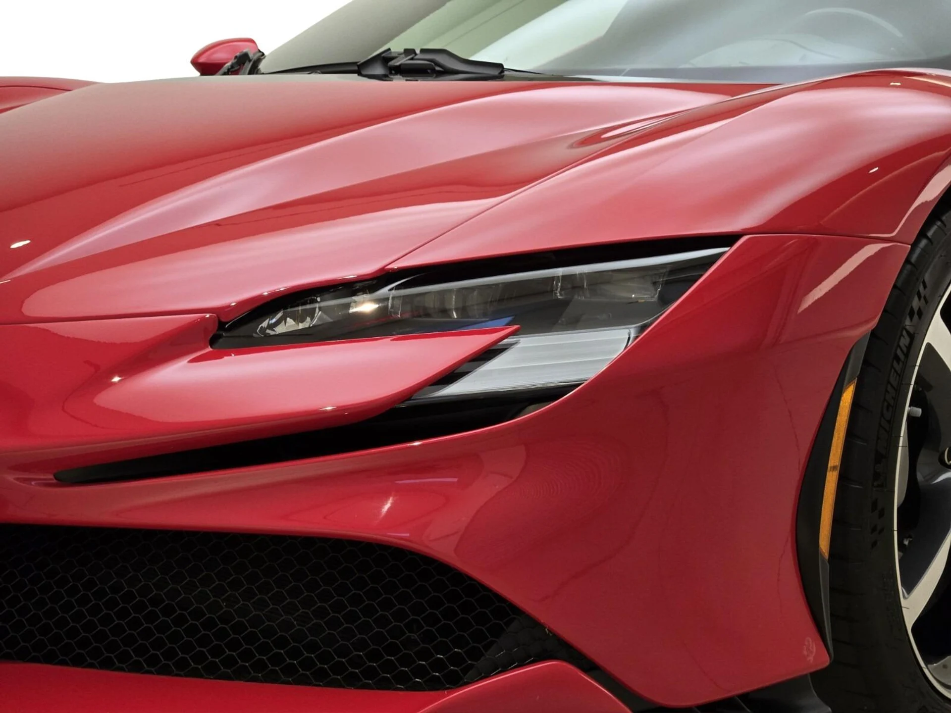 mph004_1105110633_Used_2021_Ferrari_SF_90_Stradale_1762500889_8de168f736