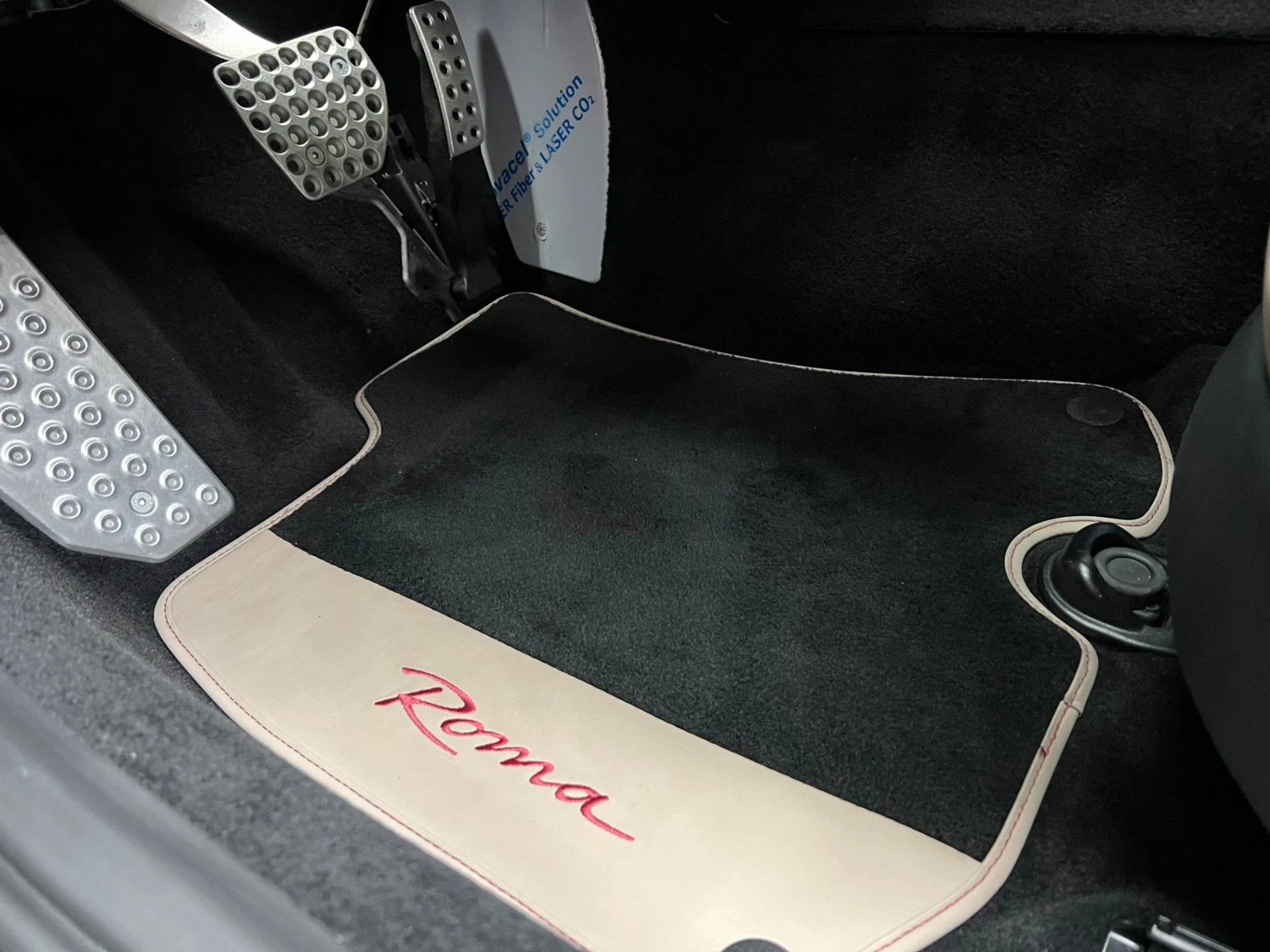 mph004_1105788272_Used_2023_Ferrari_Roma_1767722061_77ea110473