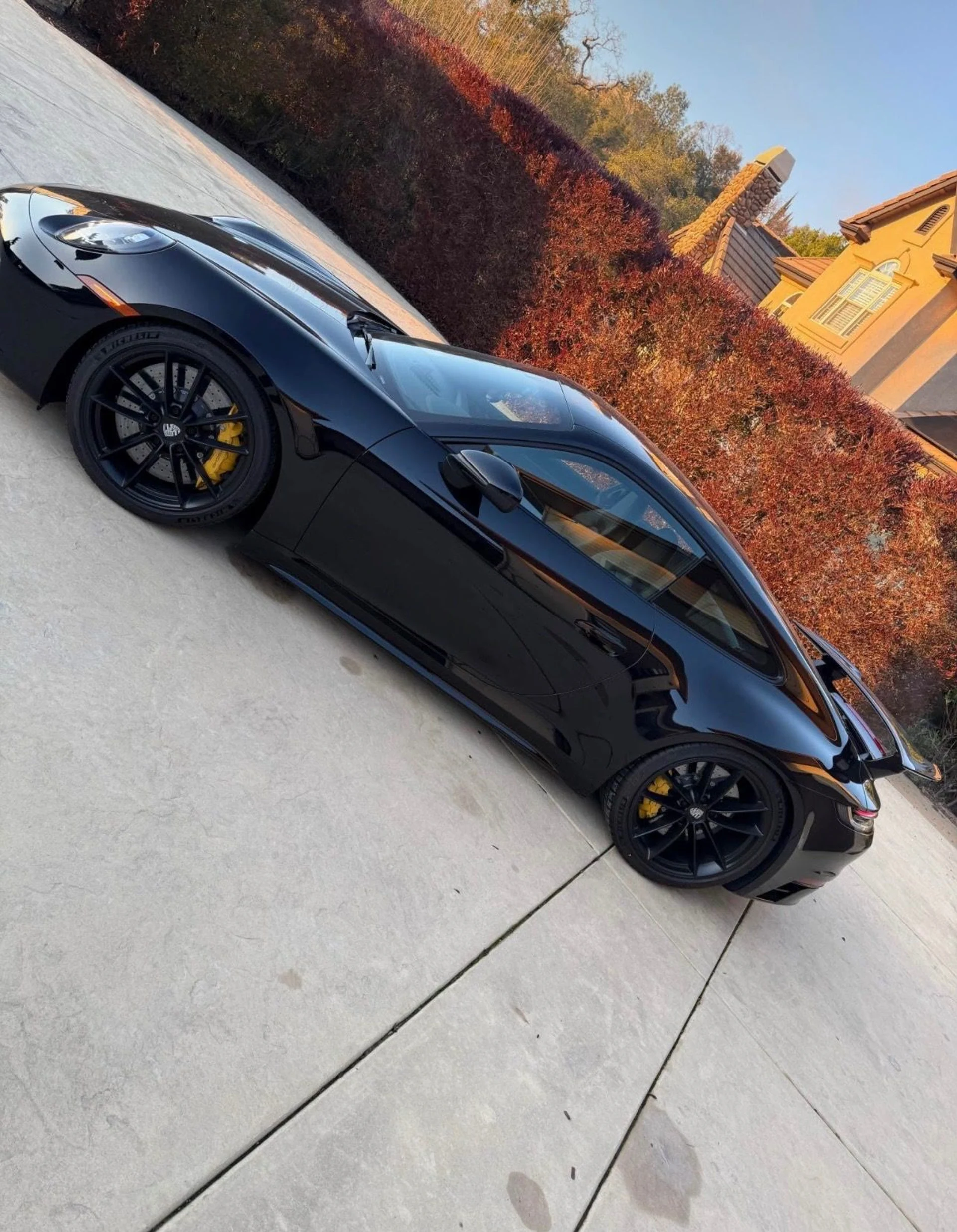 mph004_1109452431_Used_2023_Porsche_911_Carrera_1768427482_e2ce8d10d3