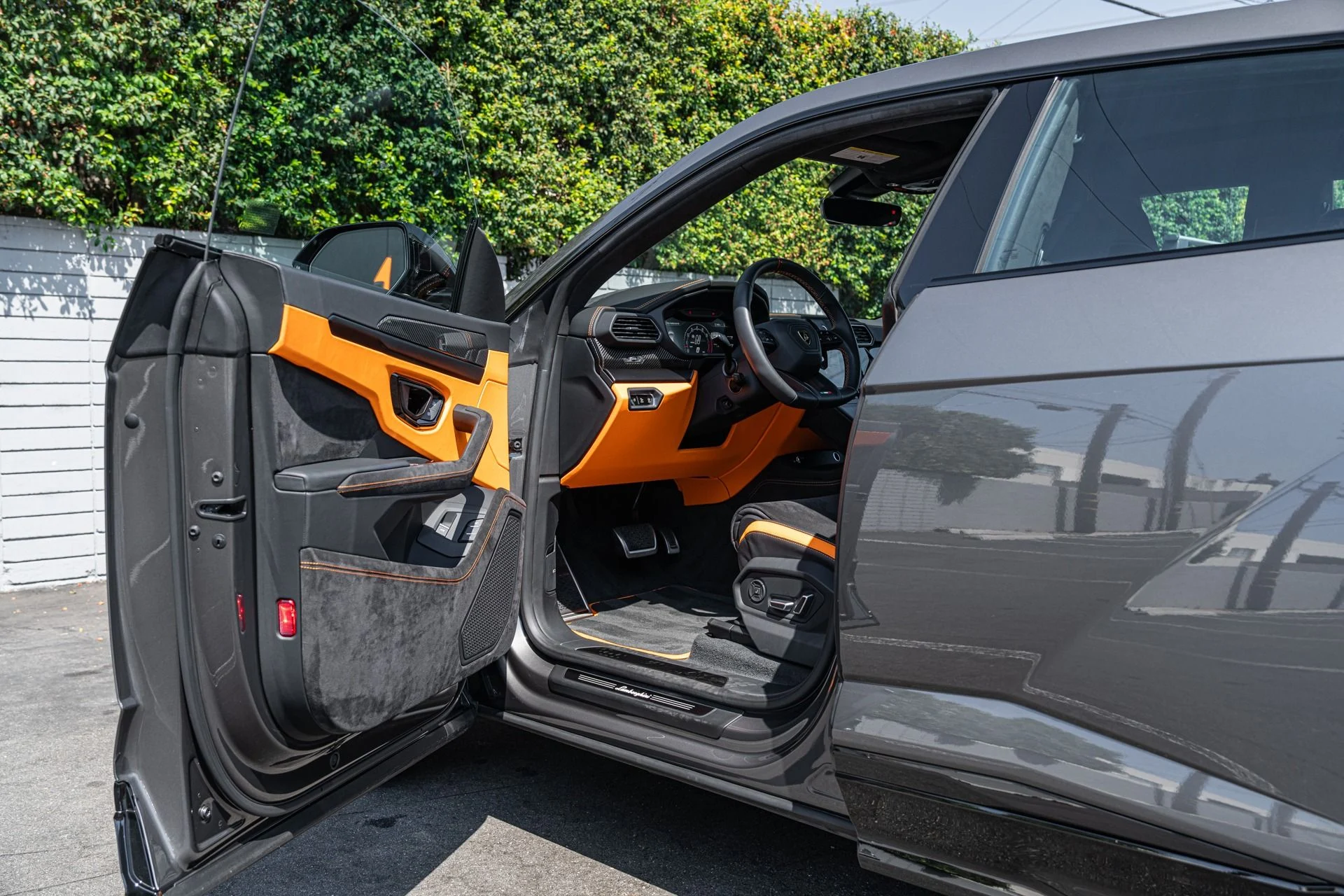 mph004_1109469197_Used_2024_Lamborghini_Urus_S_1755026160_133af36056