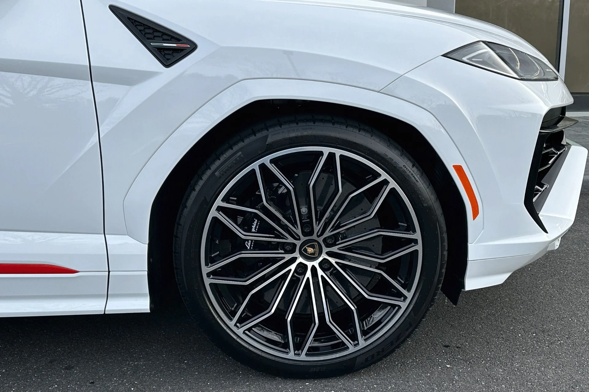 mph004_1117354670_New_2025_Lamborghini_Urus_SE_1765534314_d15860cd24