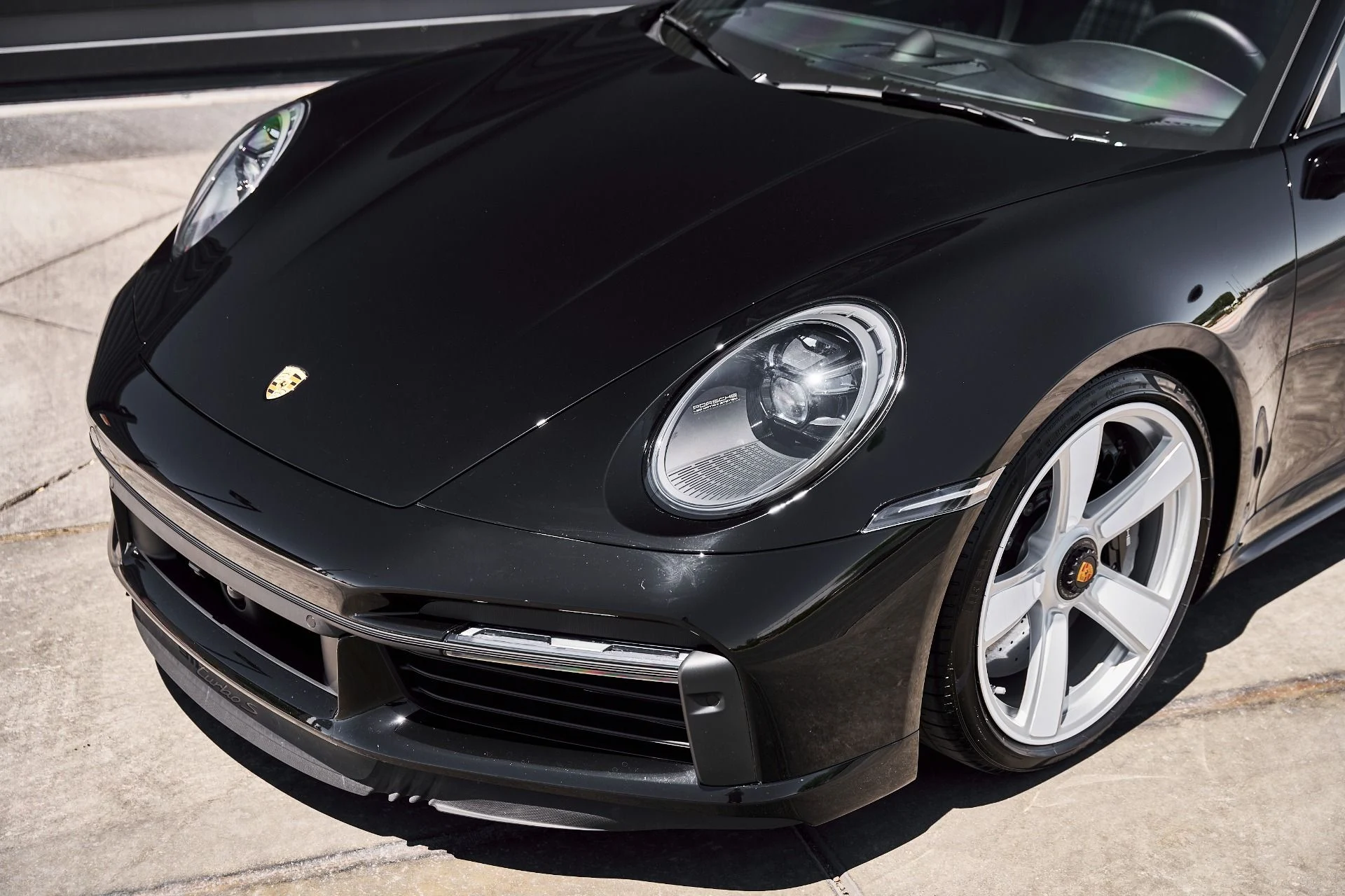 mph004_1121411827_Used_2025_Porsche_911_Turbo_50_1783732127_0789ed970d