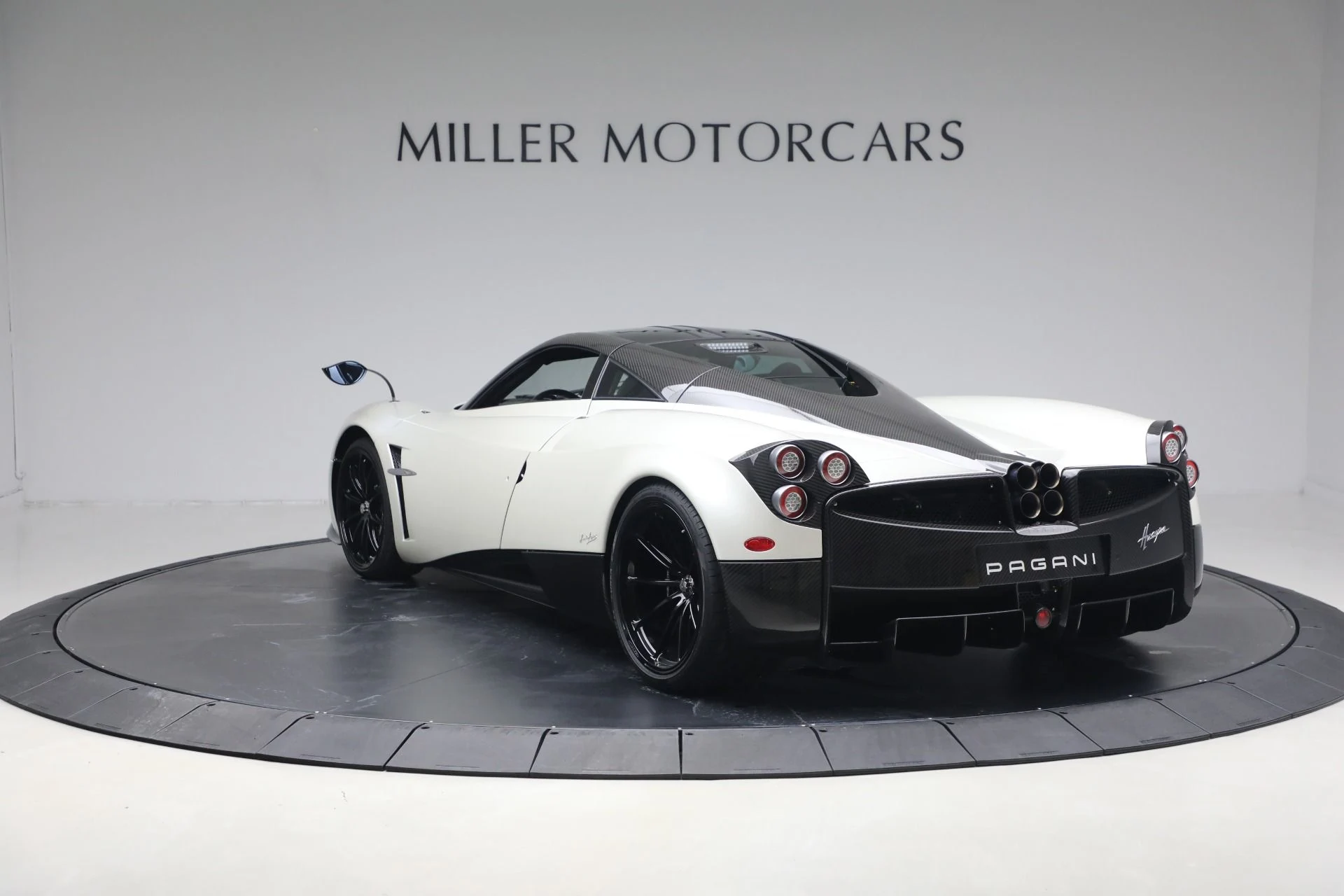 mph004_1124451506_Used_2014_Pagani_Huayra_Tempesta_1765914855_88a033b62b