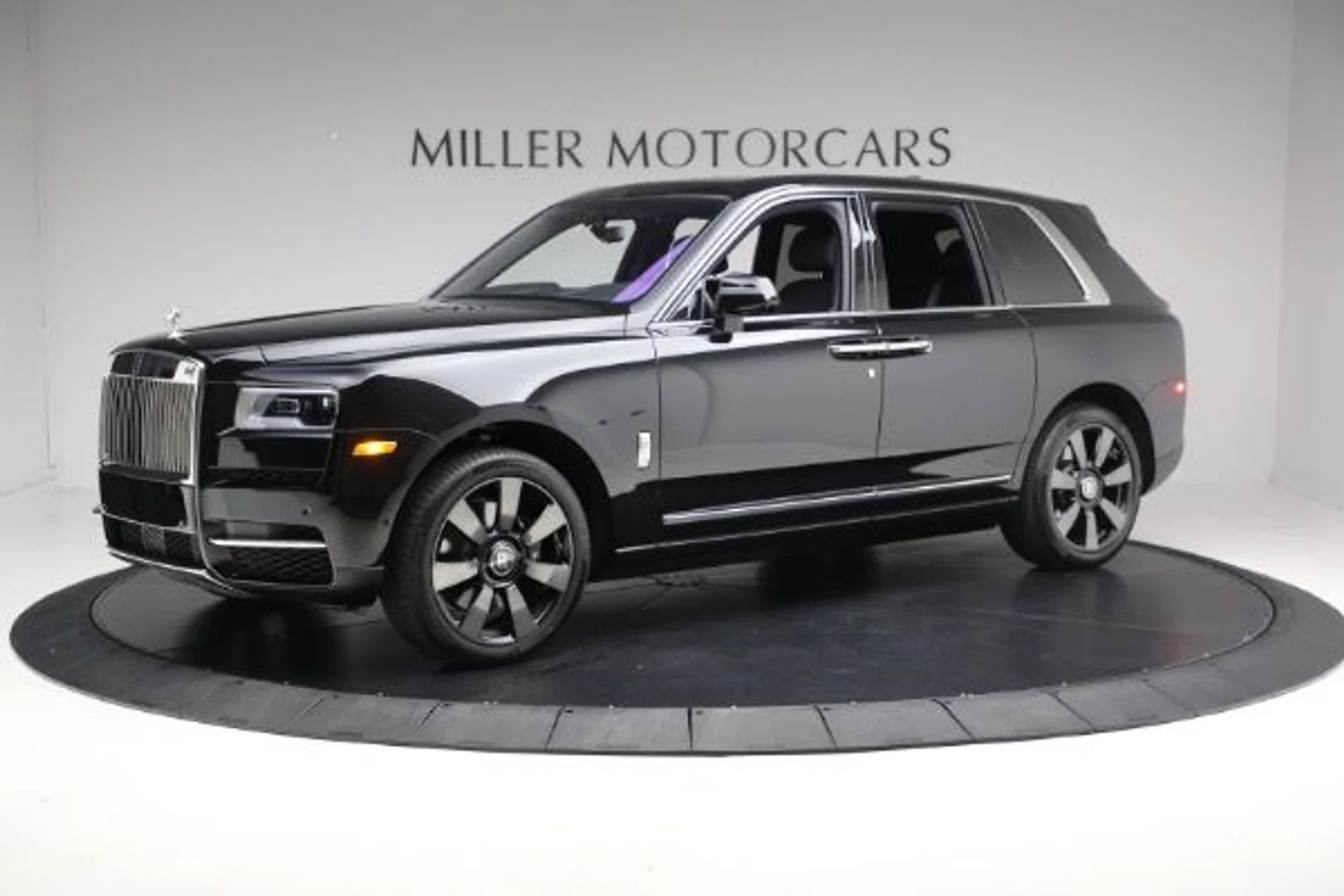 mph004_1138462739_Used_2021_Rolls_Royce_Cullinan_165cc32b1d