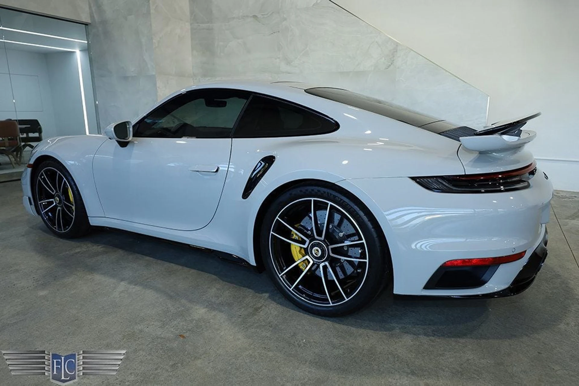 mph004_1141206533_used_2024_porsche_911_turboscoupe_9689_22892492_5_1024_9eecf97d32