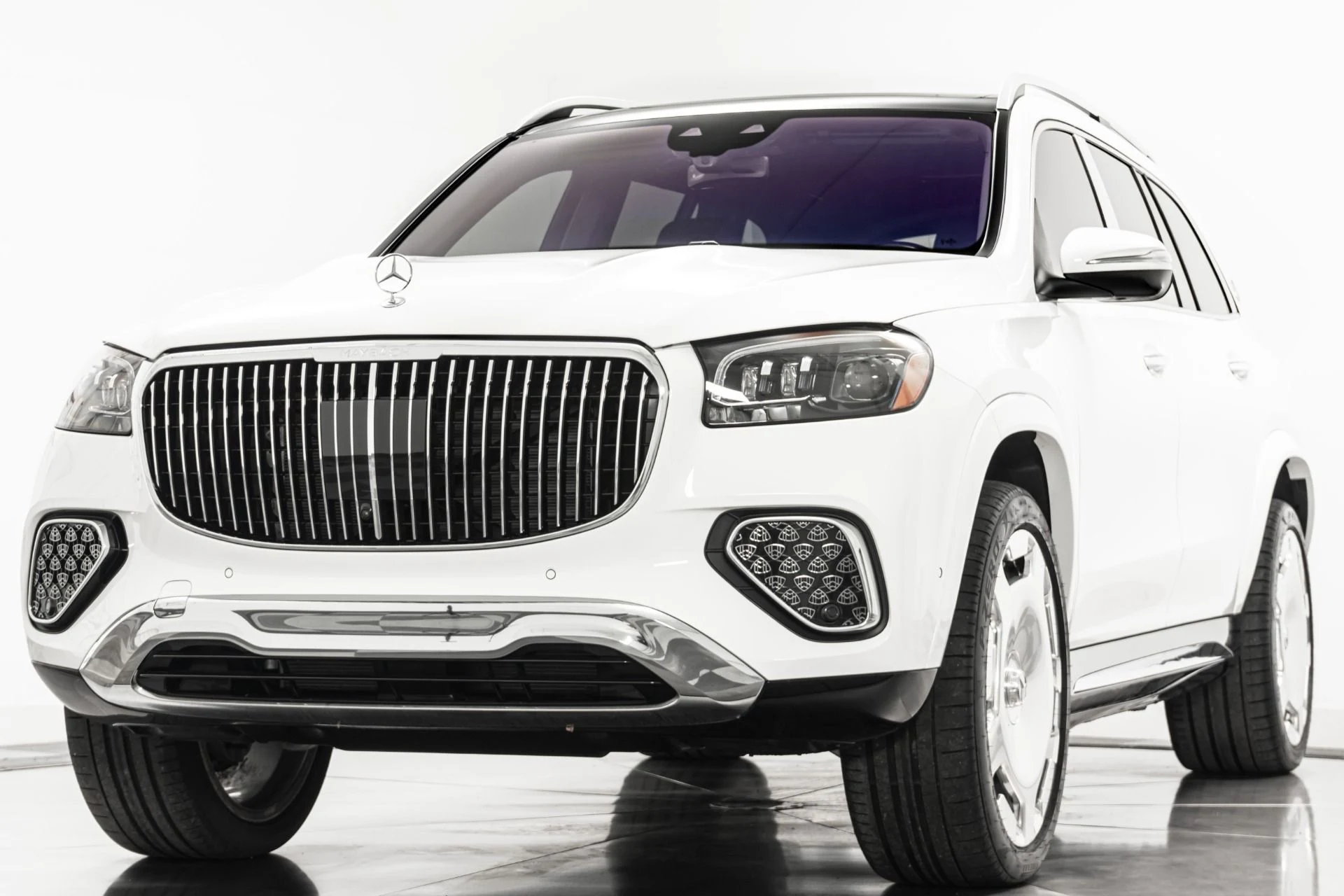 mph004_115479494_Used_2024_Mercedes_Benz_Maybach_GLS_600_4_MATIC_4_Seat_Configuration_Rear_Seat_Entertainment_1776281488_3de0e1cdb4