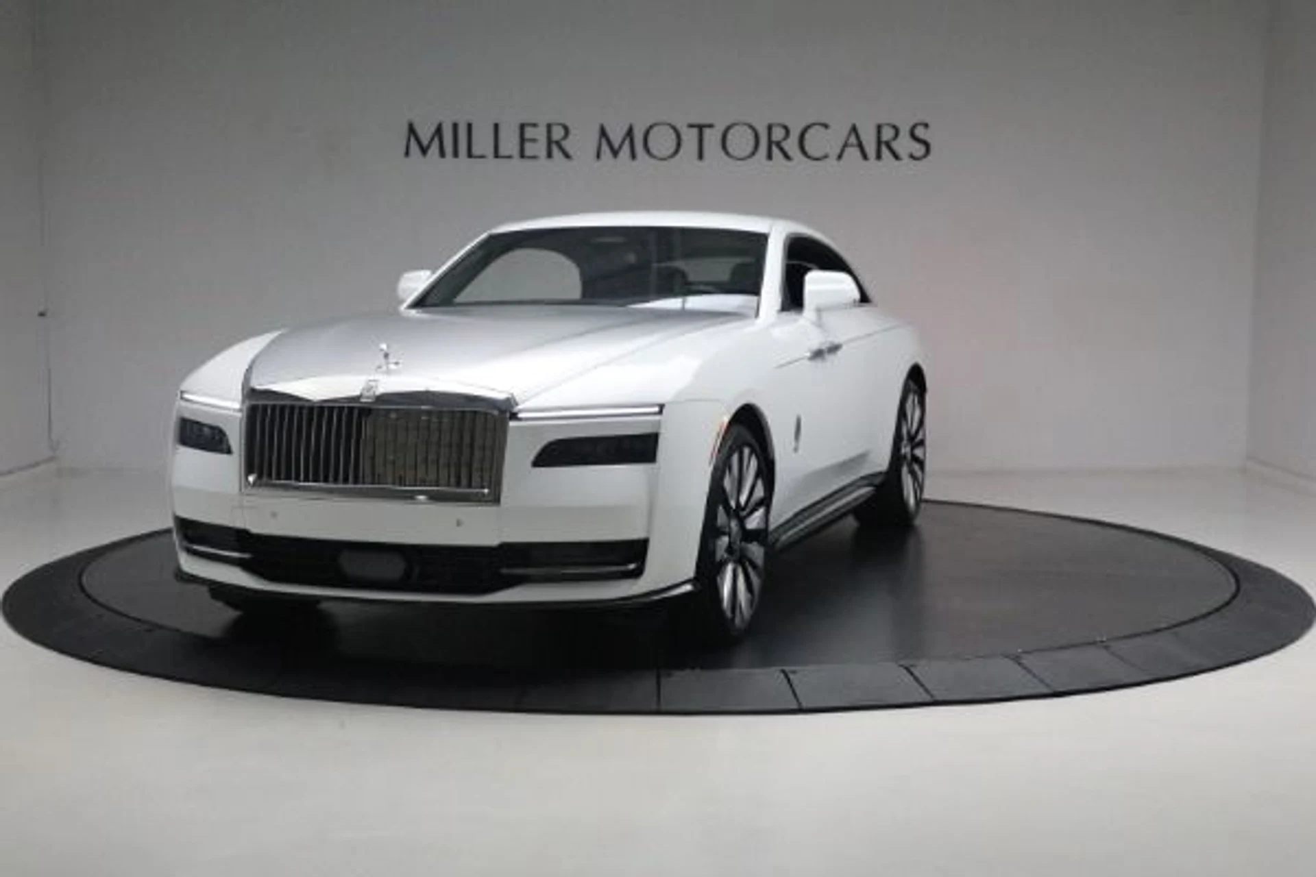 mph004_1161491542_Used_2024_Rolls_Royce_Spectre_e9a8732a3c