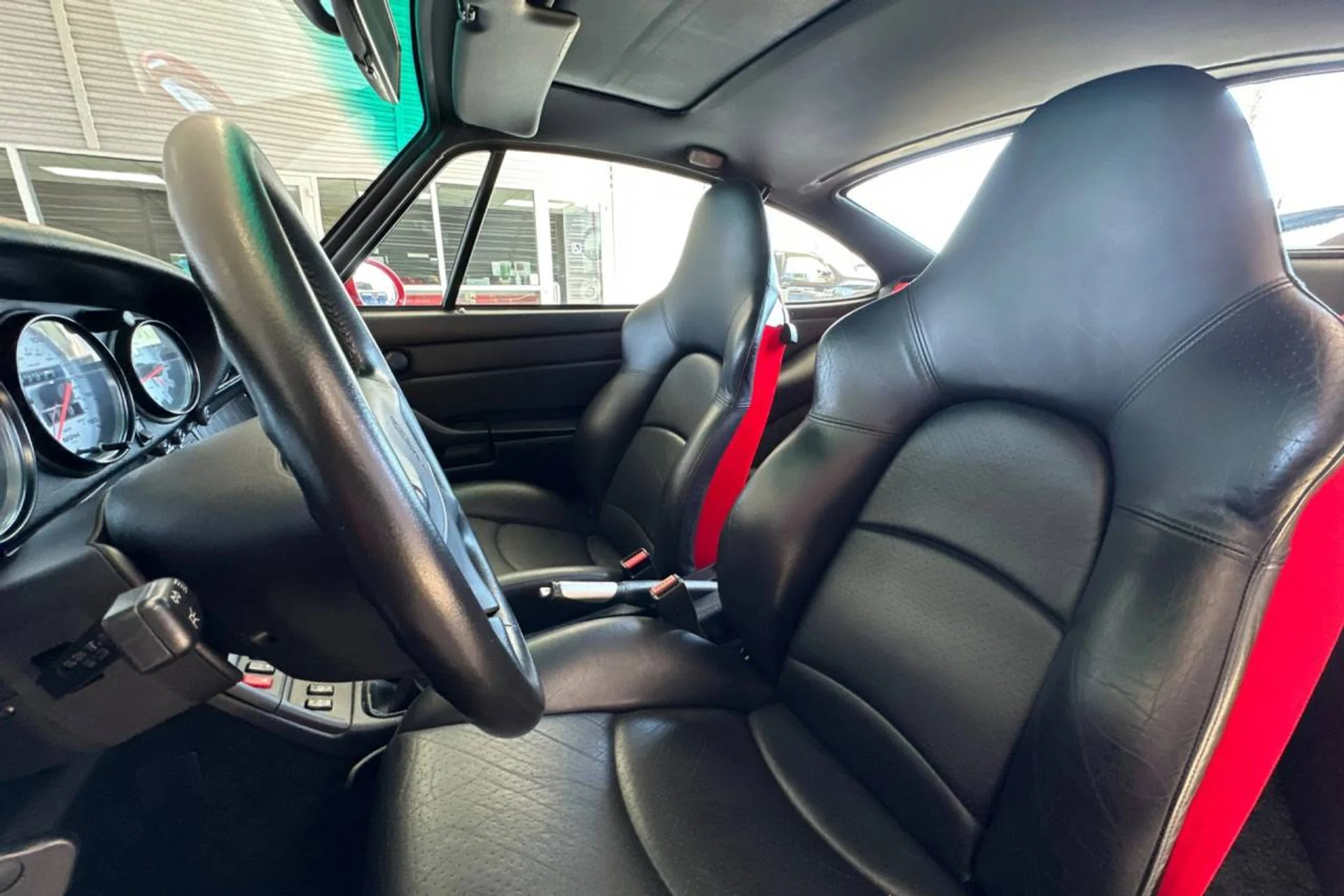 mph004_1181875420_1280_698eb38e22