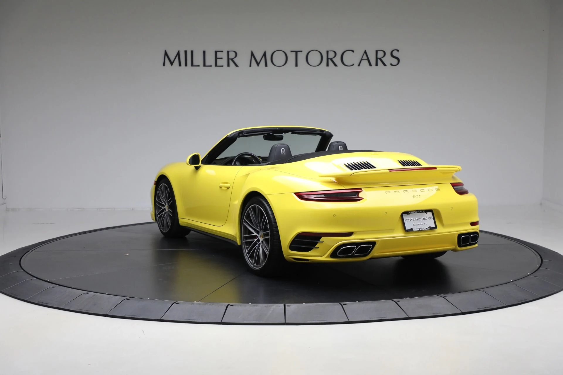 mph004_1192353986_Used_2017_Porsche_911_Turbo_Cabriolet_50cc8a6792
