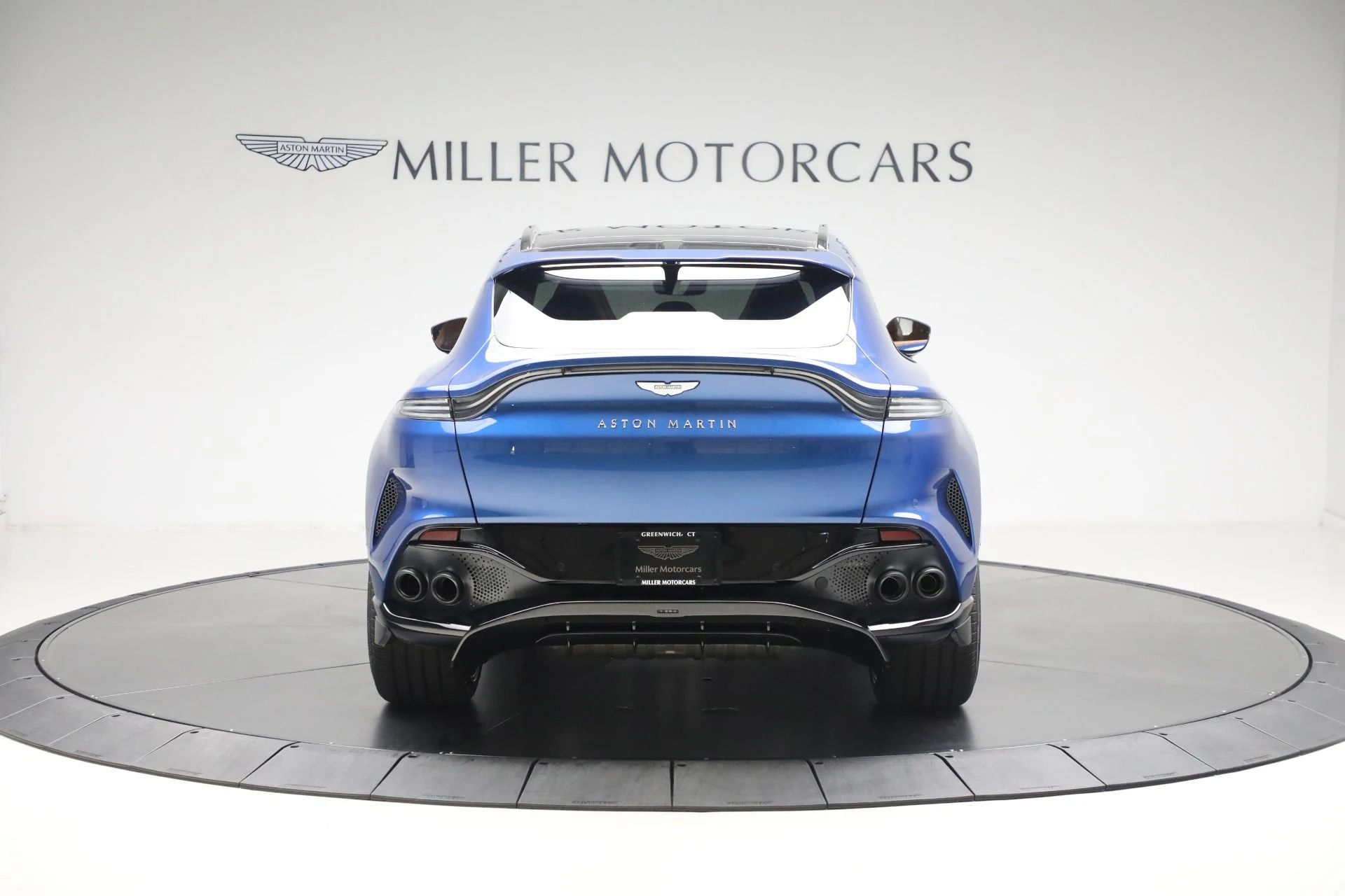 mph004_1194461774_New_2025_Aston_Martin_DBX_707_48f42c5195