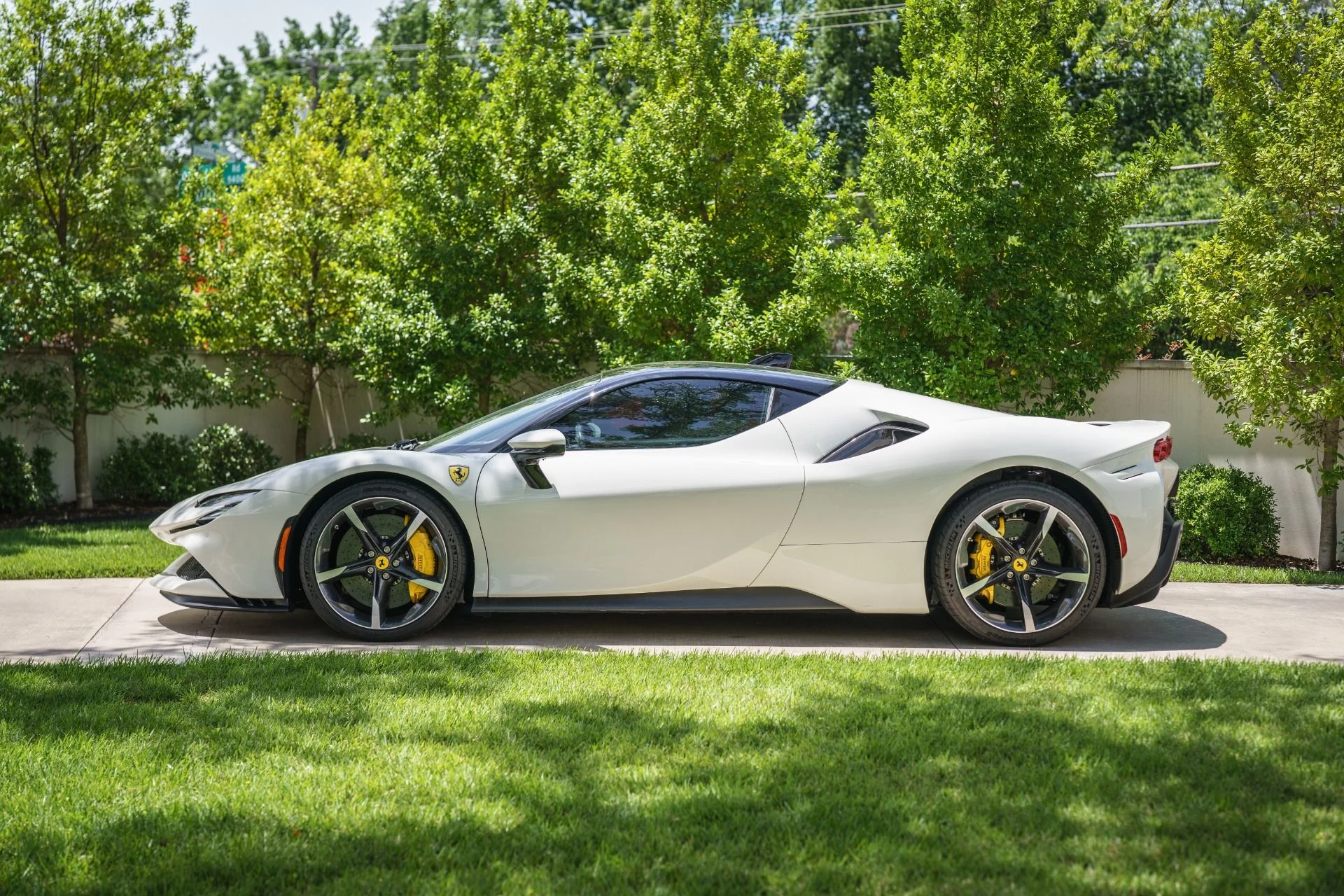 mph004_1204217634_Used_2023_Ferrari_SF_90_Stradale_1778270835_bea62f3b6c
