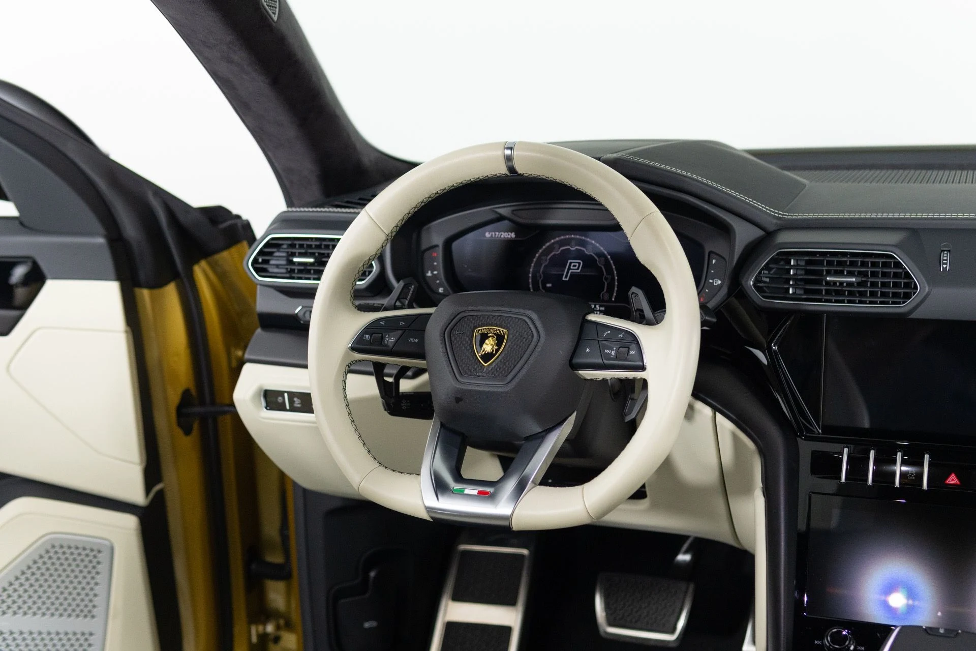 mph004_1206834993_Used_2023_Lamborghini_Urus_S_1781741186_5a5b7f3e1e