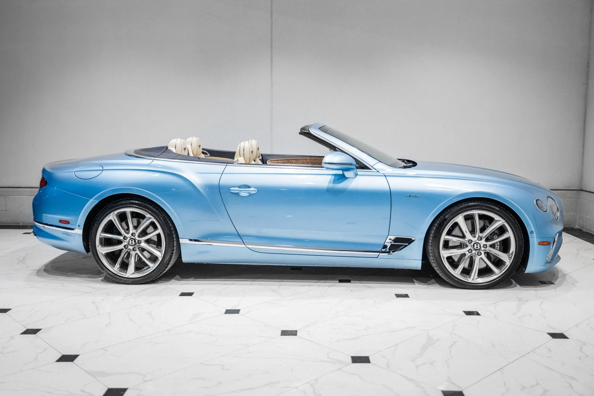 mph004_1208082913_Used_2023_Bentley_Continental_GTC_V8_1772125496_3308fd9cd1