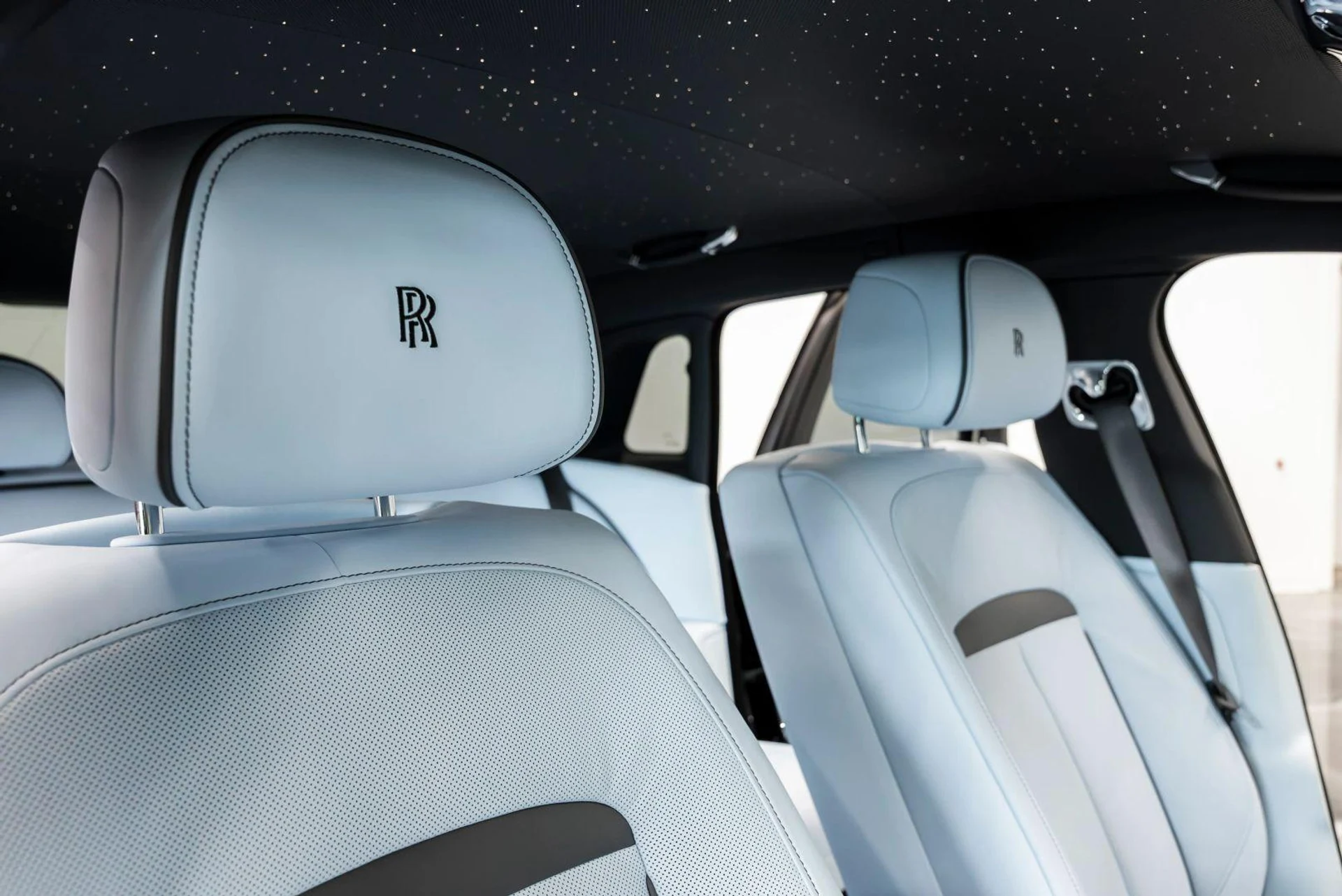 mph004_1210349189_Used_2022_Rolls_Royce_Ghost_Sedan_4_D_1783500931_7dc7a48f05