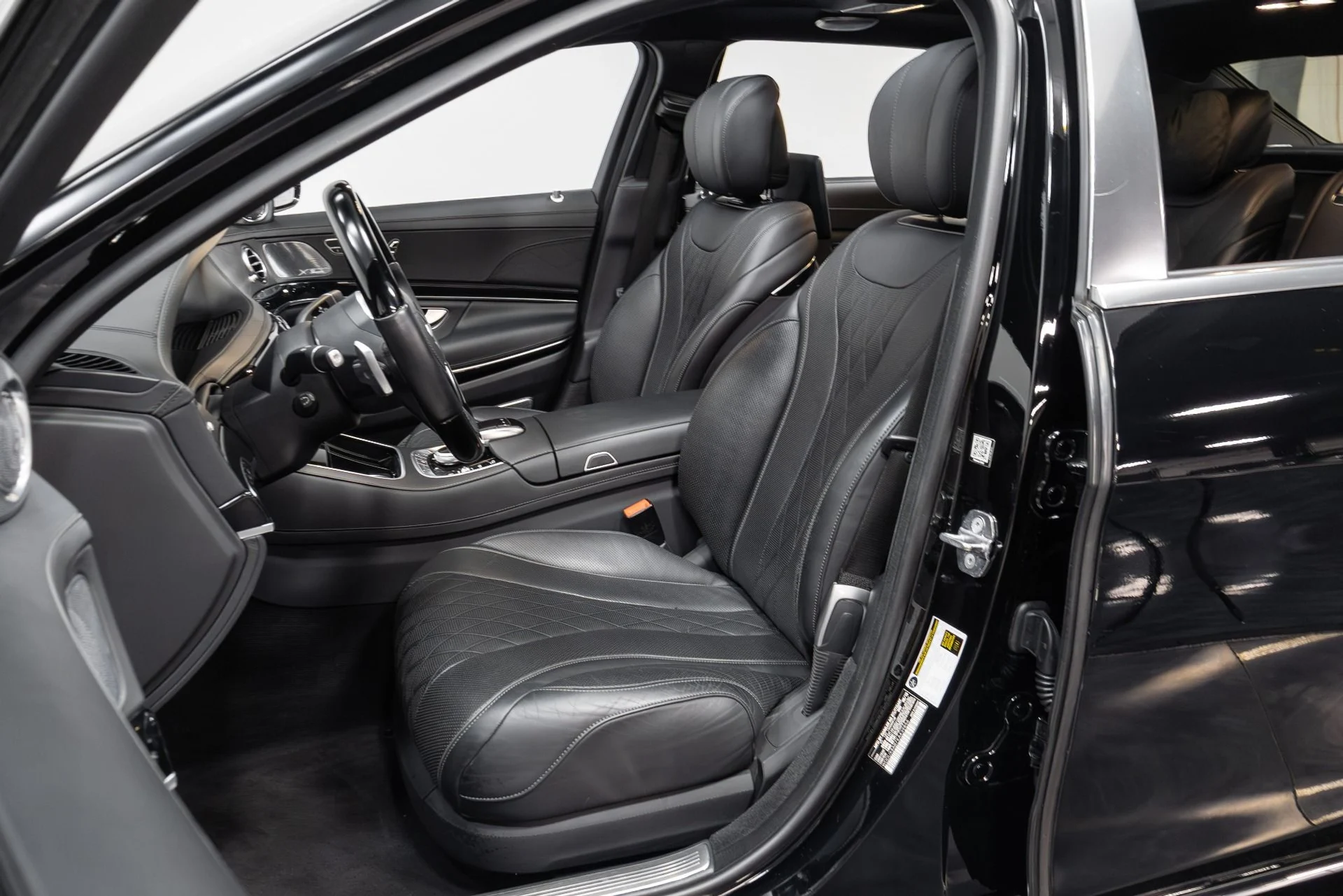 mph004_1211657295_Used_2019_Mercedes_Benz_S_Class_Maybach_S_650_1763220768_2a65202722