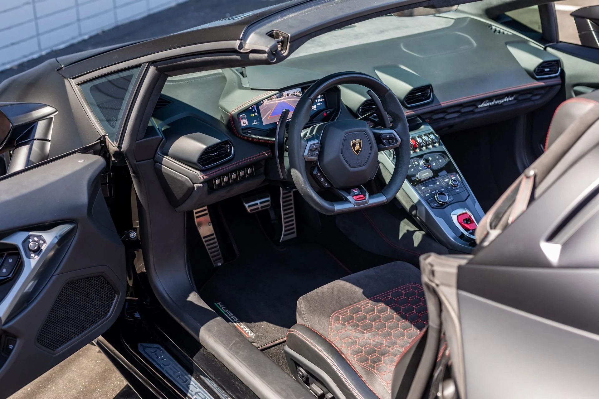 mph004_1212312191_Used_2018_Lamborghini_Huracan_LP_580_2_Spyder_1775682298_9513d1a938