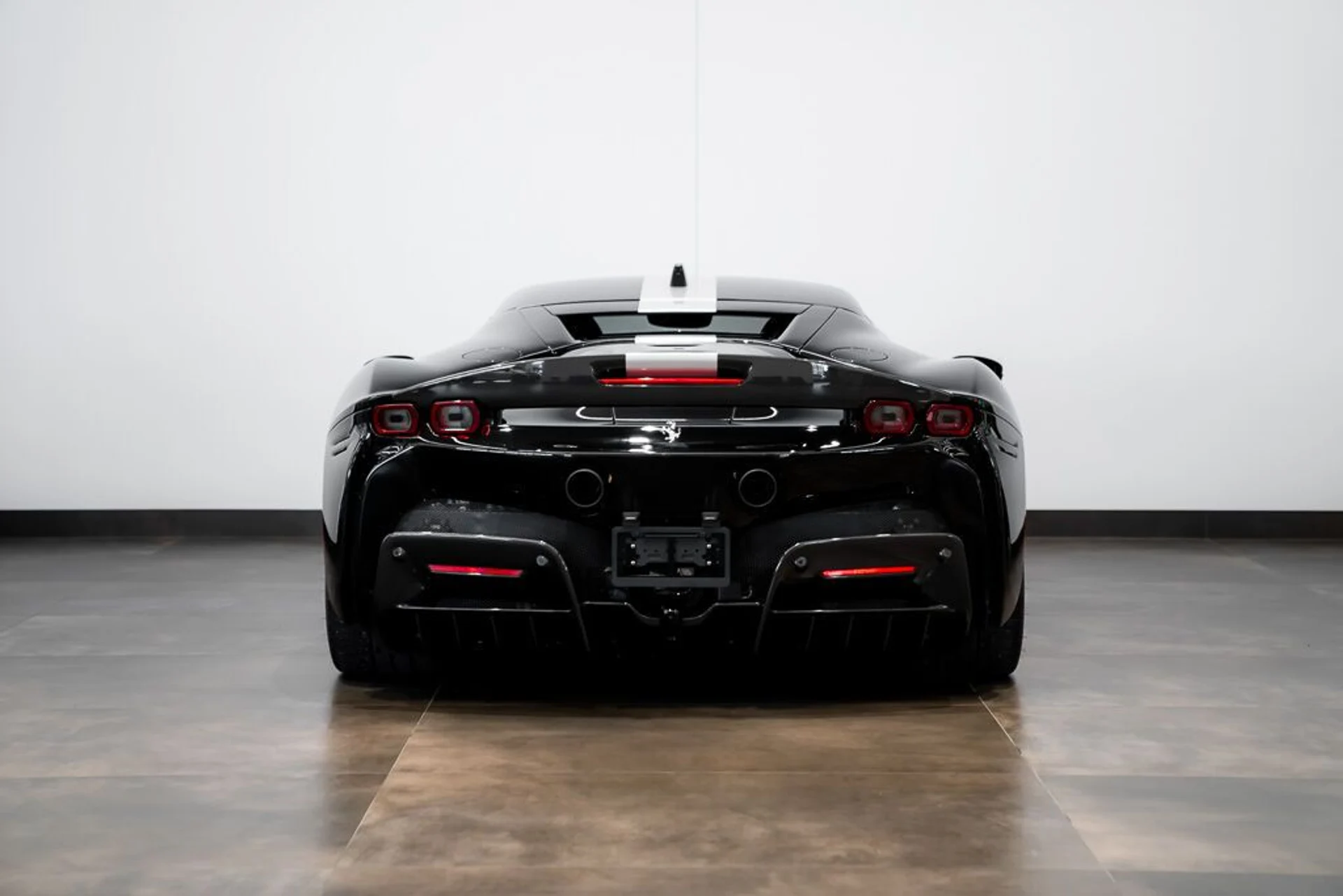 mph004_1215165980_ferrari_sf90_stradale_2021_jpg_v_1754355020_014d00fc5c