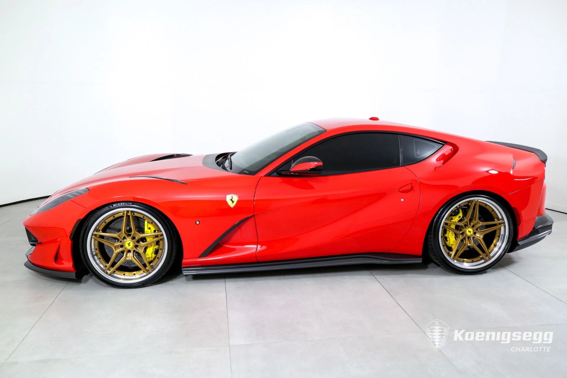 mph004_1221885945_Used_2018_Ferrari_812_Superfast_1711034362_928f6ffee6