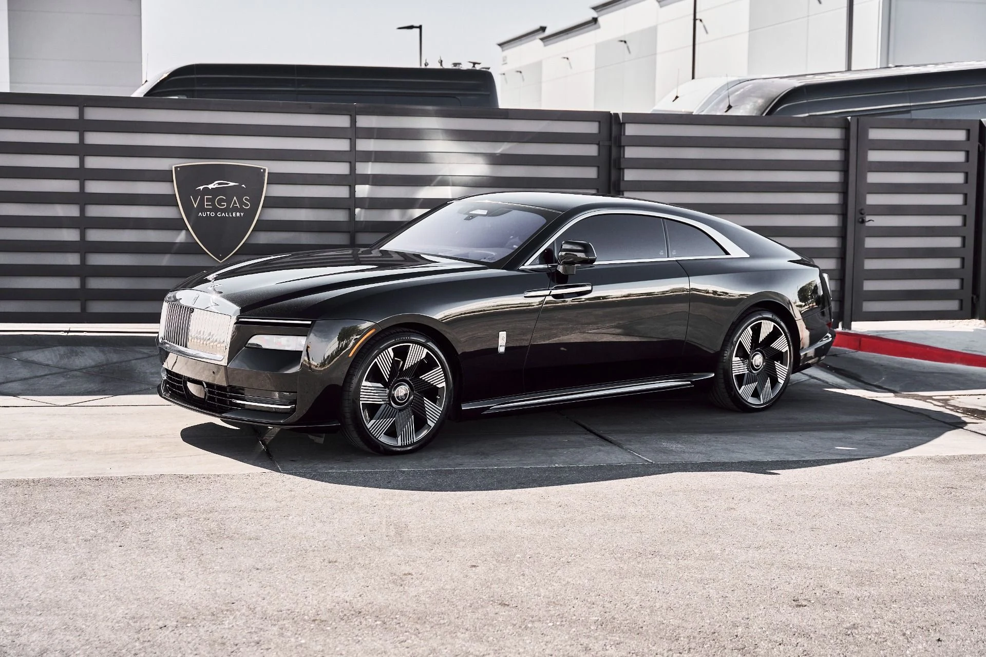 mph004_1222731662_Used_2025_Rolls_Royce_Spectre_Base_1775246476_6a4eec601e