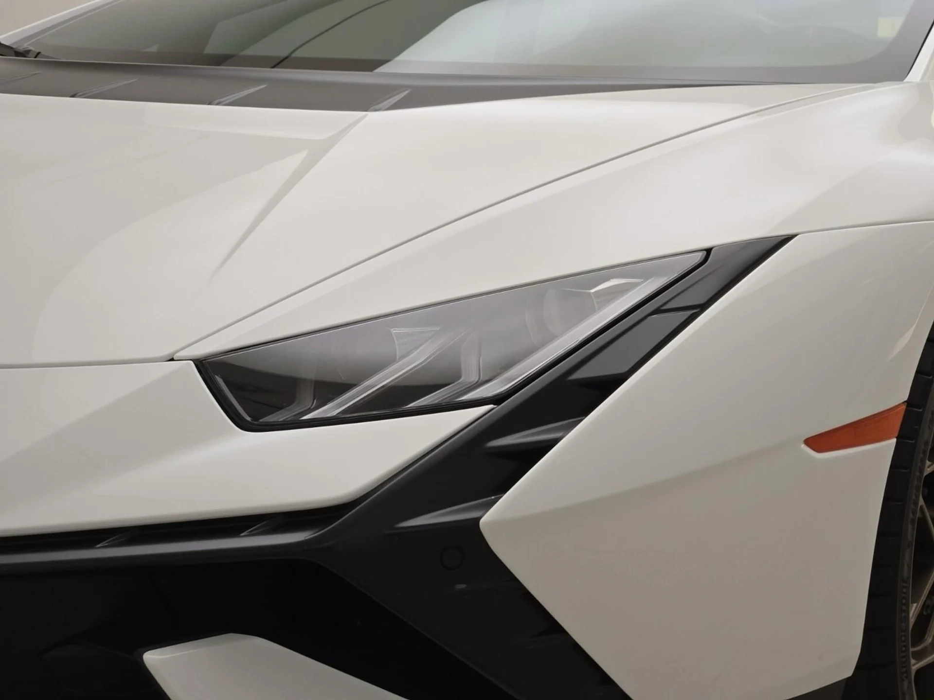 mph004_122497943_Used_2023_Lamborghini_Huracan_Tecnica_1777355896_7dceb7cd44