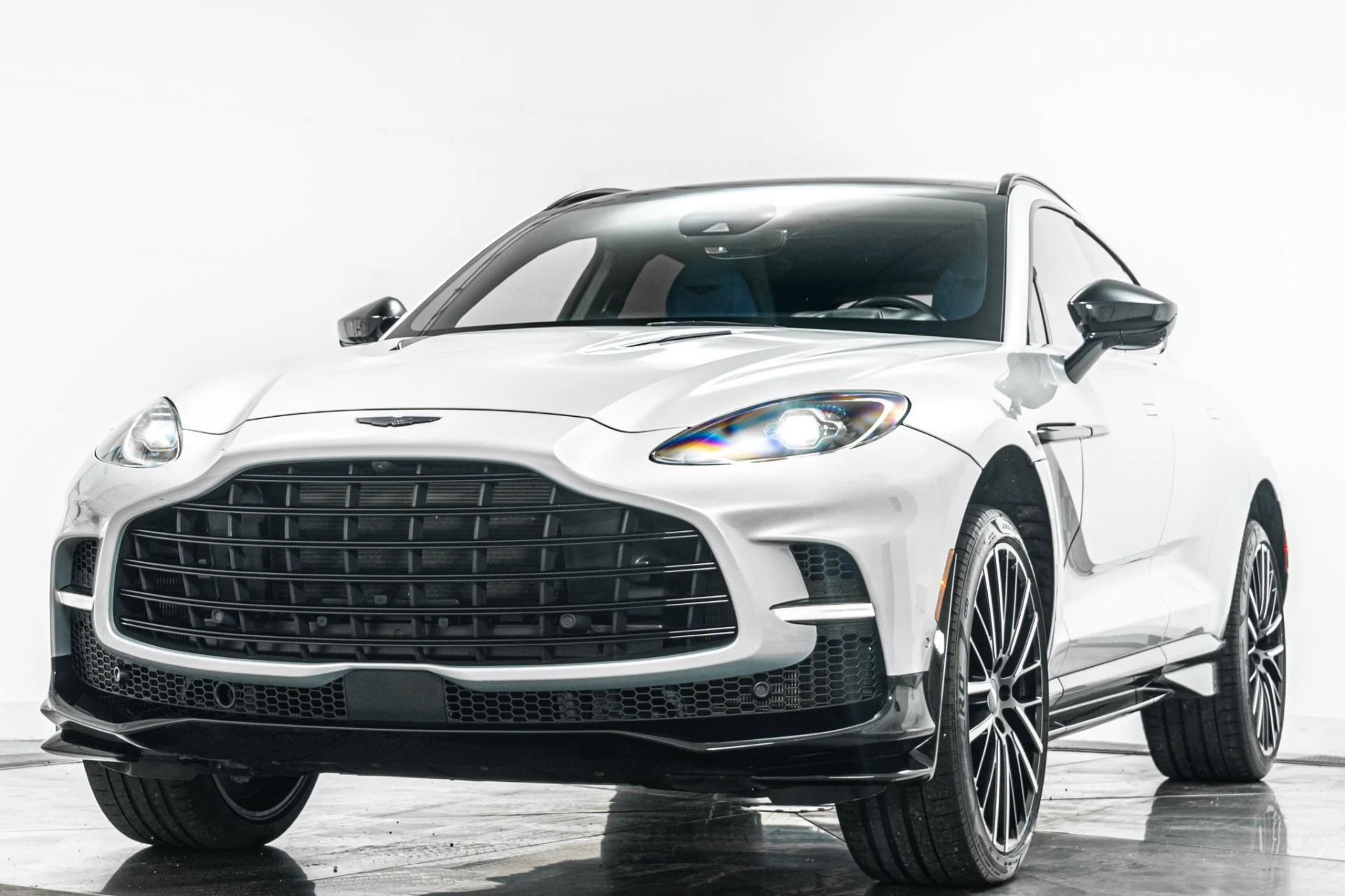 mph004_1229877075_Used_2023_Aston_Martin_DBX_707_1782508866_bd5a6ccc64