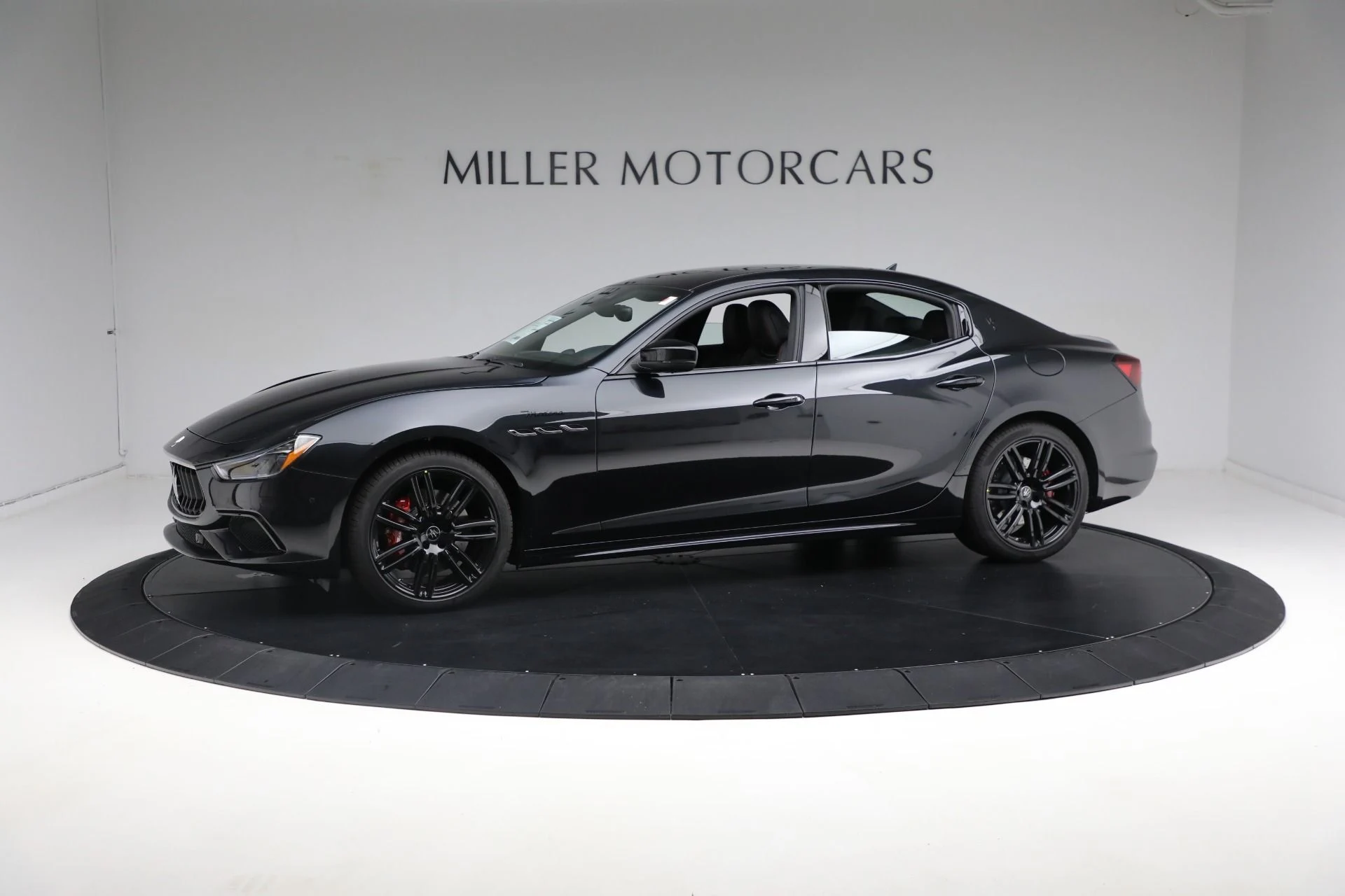mph004_1230990835_Used_2024_Maserati_Ghibli_Modena_Ultima_Q4_1713534126_245d9c9b50