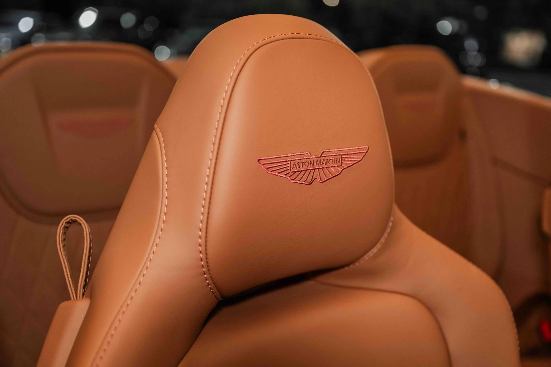 mph004_1231640948_Used_2025_Aston_Martin_DB_12_Volante_1727880982_634da5230c