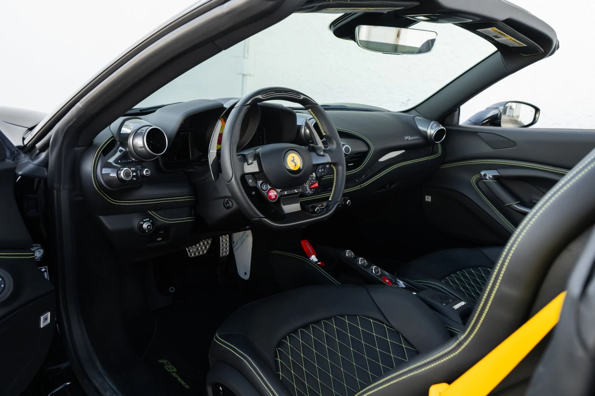 mph004_1233359677_Used_2022_Ferrari_F8_Spider_1791584435_8734fd0761