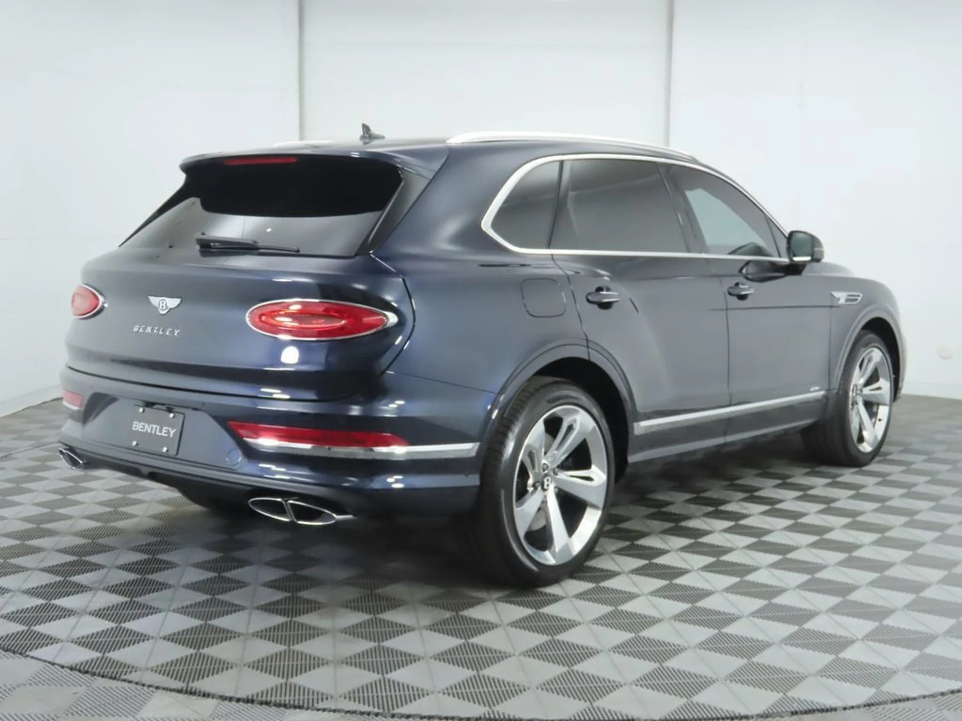mph004_1237288670_new_2025_bentley_bentayga_v8awd_8119_22910535_5_1024_15643b2945
