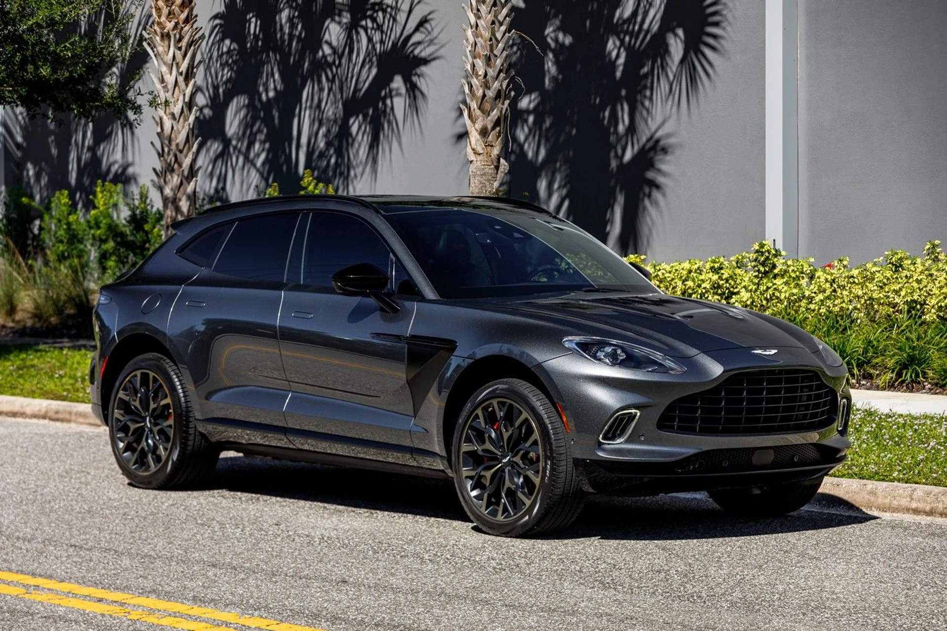 mph004_1241581623_Used_2021_Aston_Martin_DBX_065eb9cd06