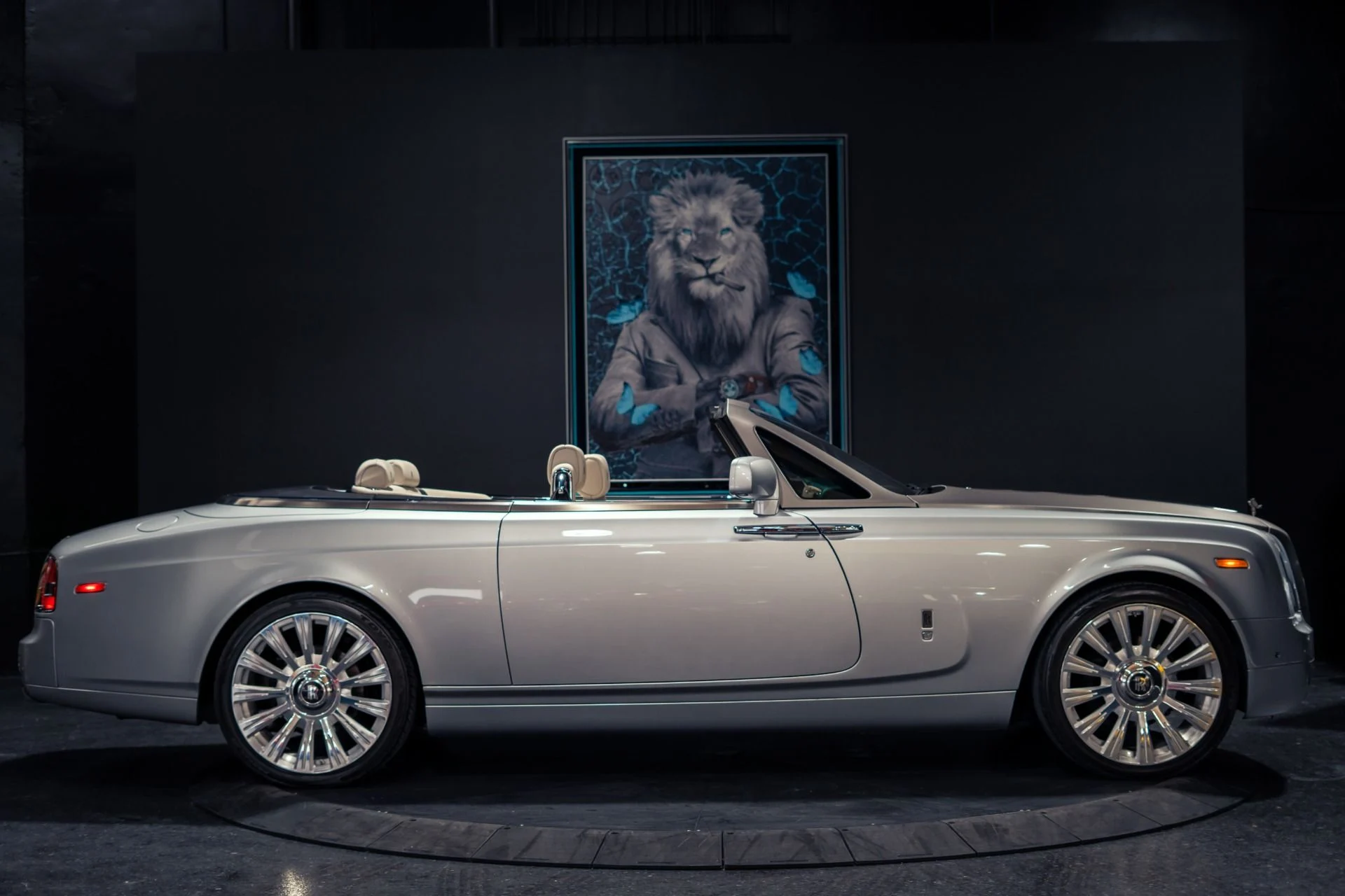mph004_1243426590_Used_2014_Rolls_Royce_Phantom_Drophead_Coupe_1782854989_2e439490d1