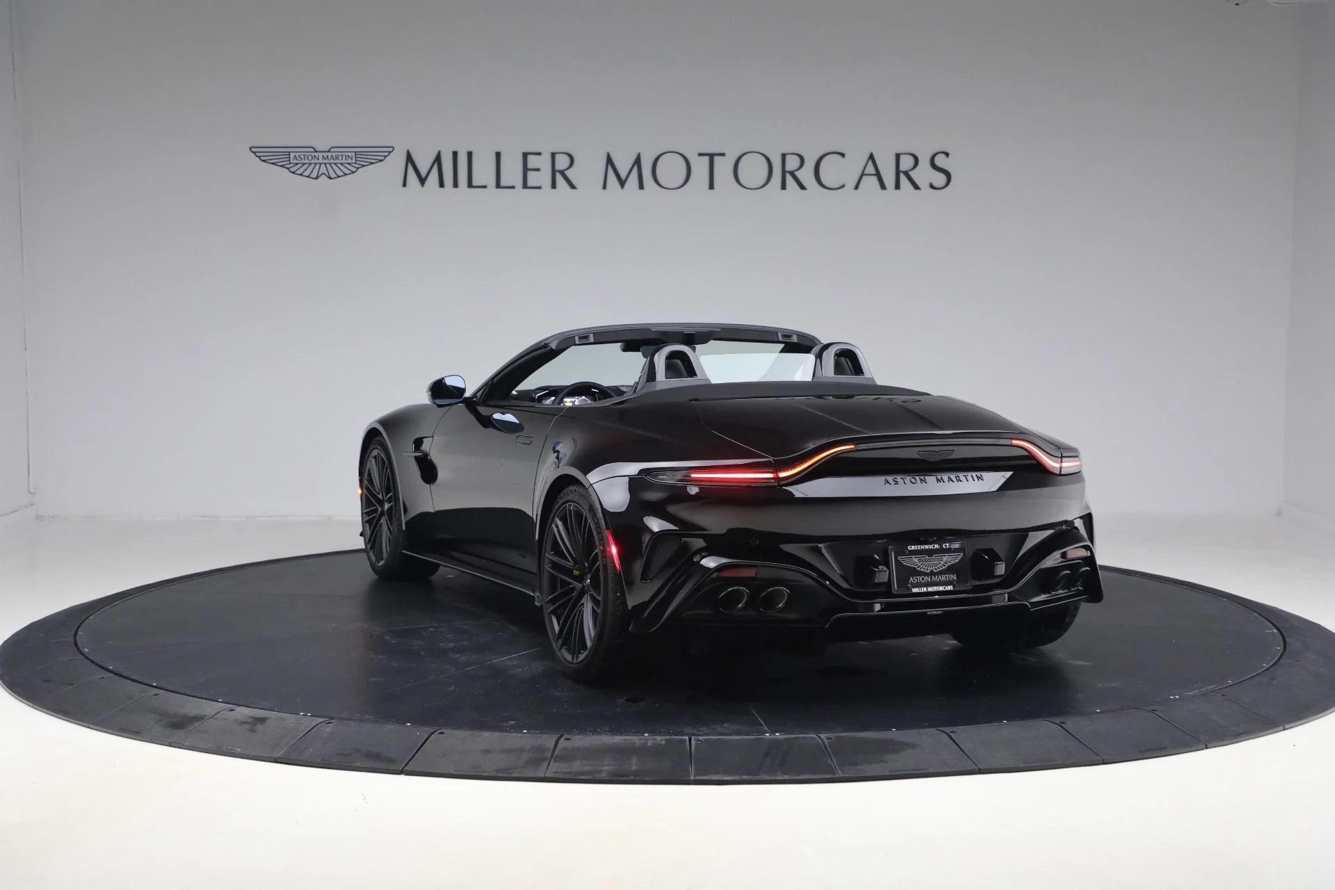 mph004_1245402852_New_2026_Aston_Martin_Vantage_Roadster_1770848011_08f4eb9876